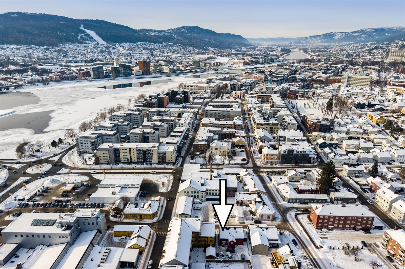 Boligen ligger sentralt til ved CC på BragernesBrakerøya - med kort vei til både togstasjon og Drammen nye sykehus Galleribilde