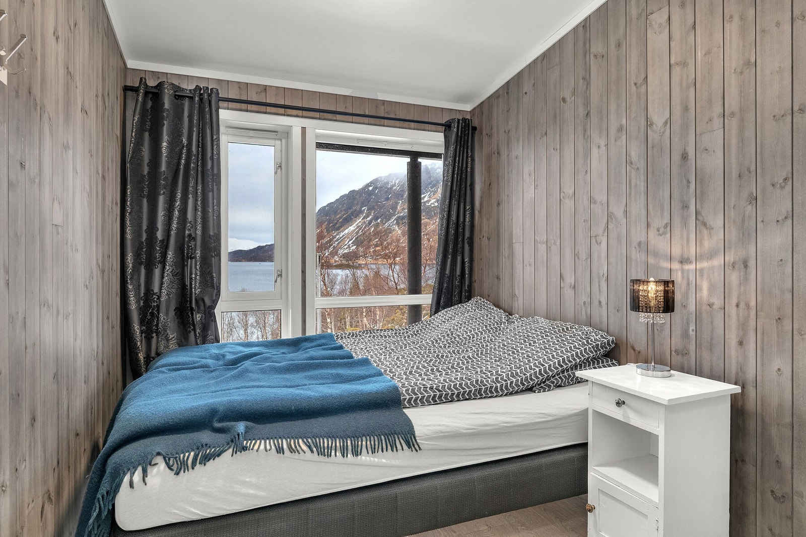 Soverom 4 er opprinnelig godkjent som et disponibelt rom, bruksendring er ikke omsøkt (Vindu tilfredsstiller ikke krav for rømningsvei) Galleribilde