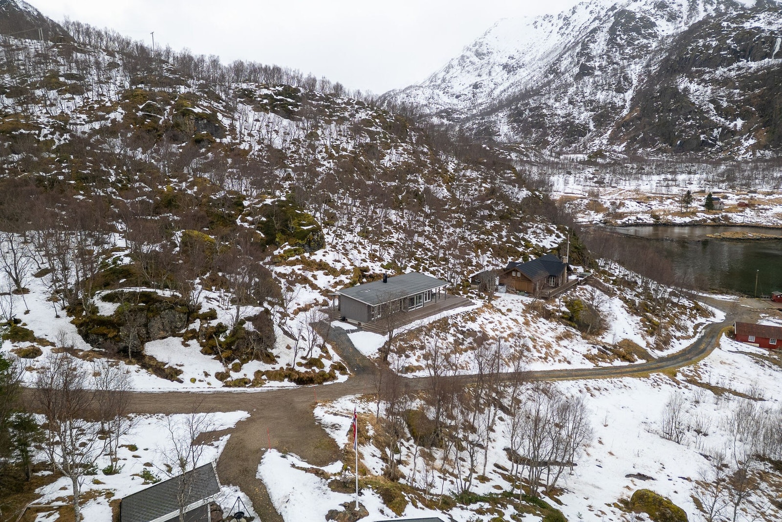 Fritidseiendom beliggende i landlige og rolige omgivelser på Storå ved Ingelsfjorden Galleribilde