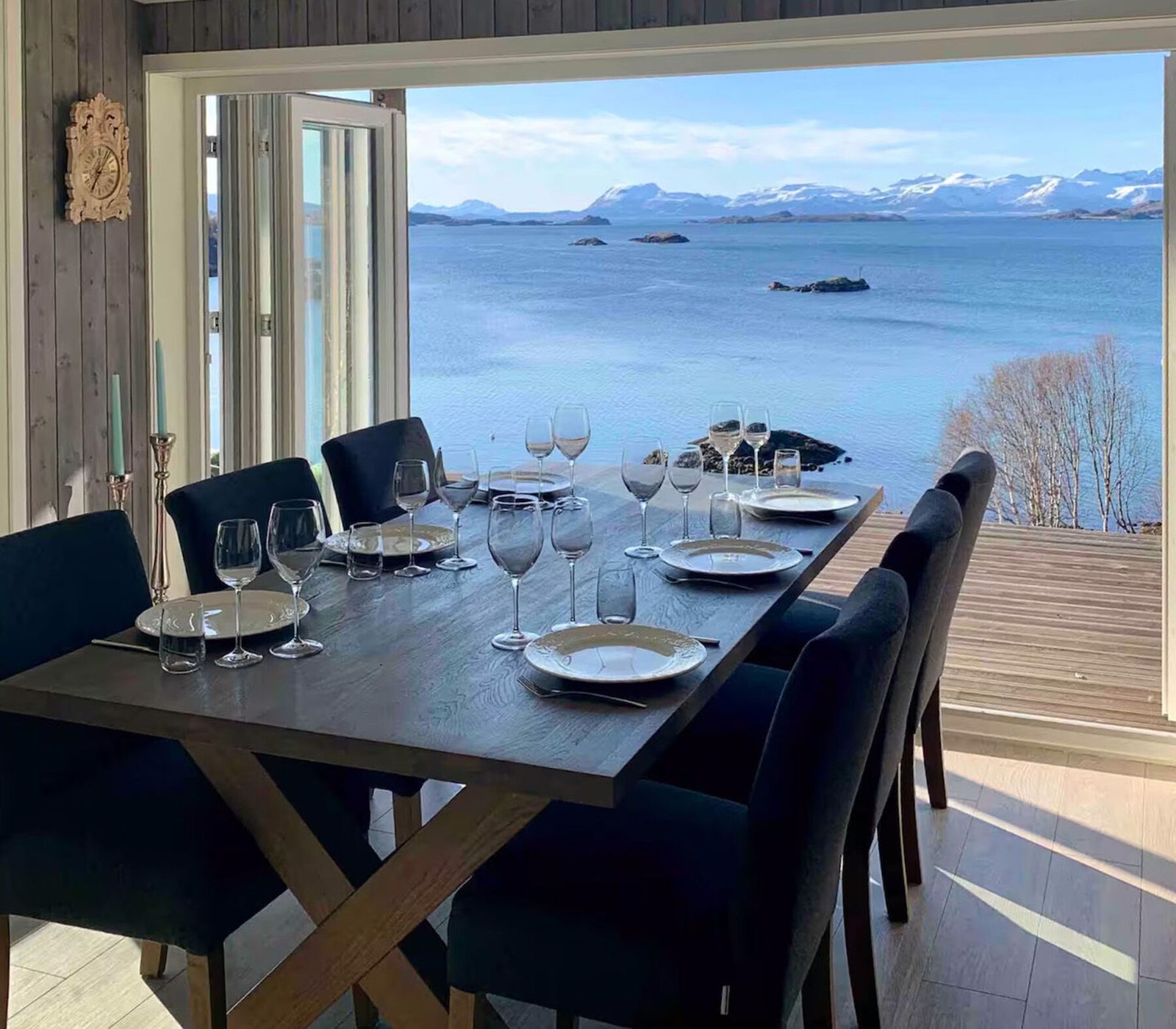 Fantastisk utsikt kan nytes fra spiseplassen | Foto: selger Galleribilde