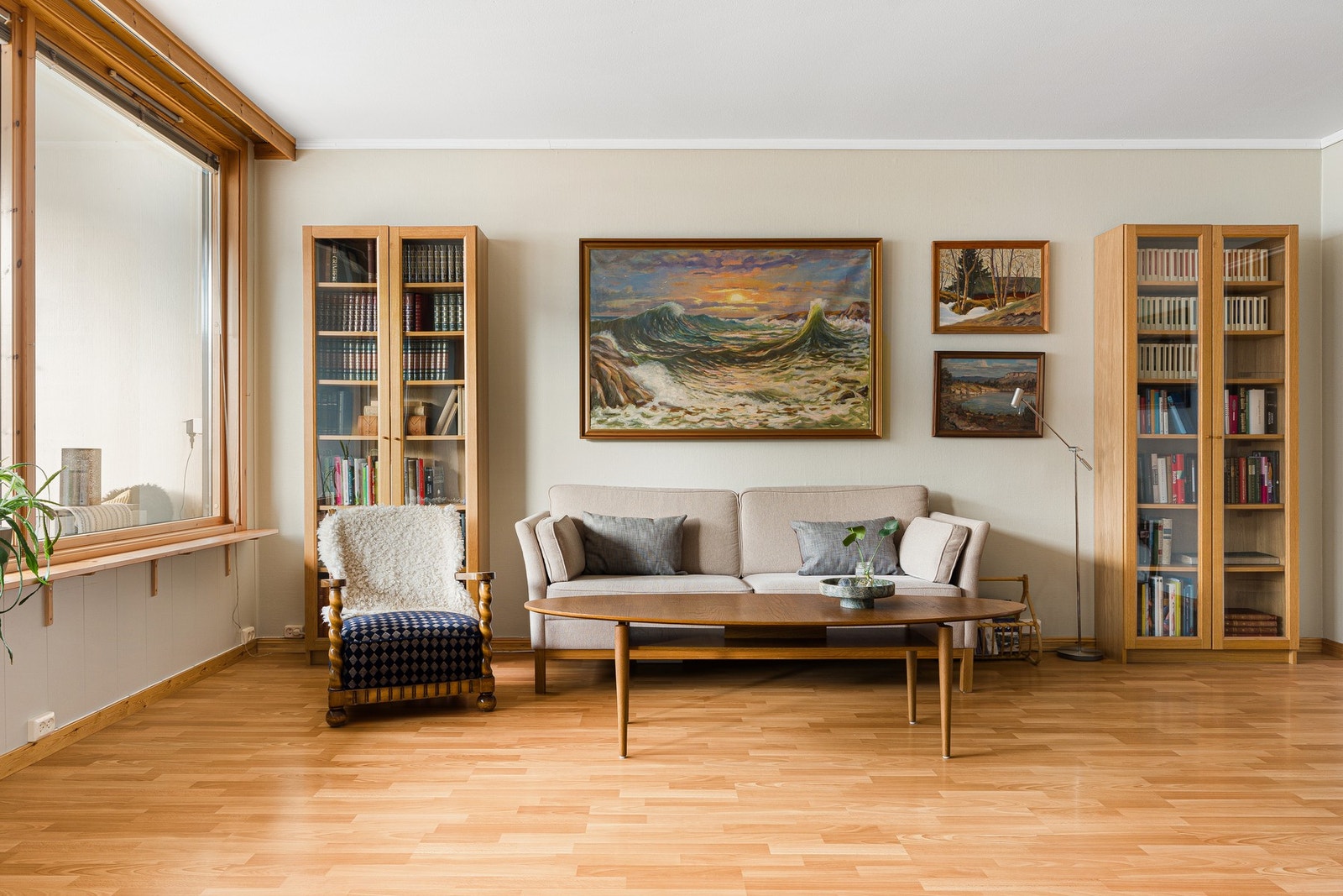 Kombinert stue- og kjøkkenløsning på 34 m². Galleribilde