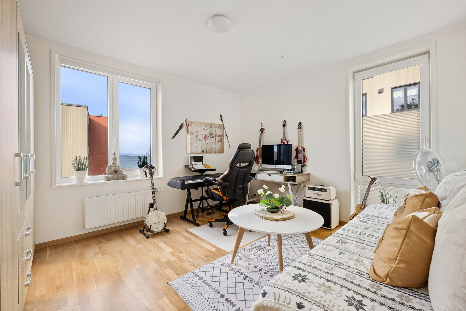 Romslig soverom på 14,1 kvm. Galleribilde