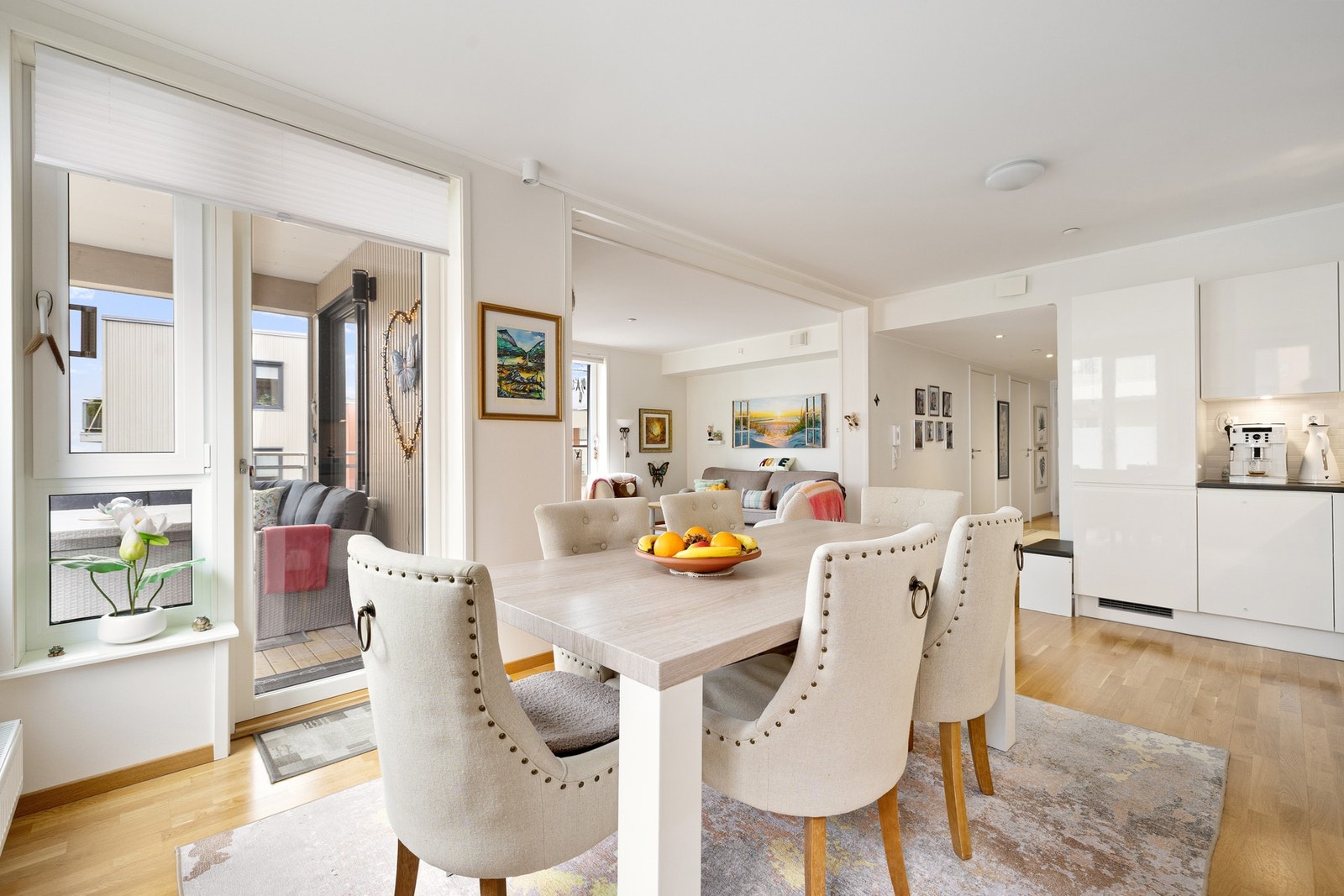 Praktisk utgang til balkong. Galleribilde