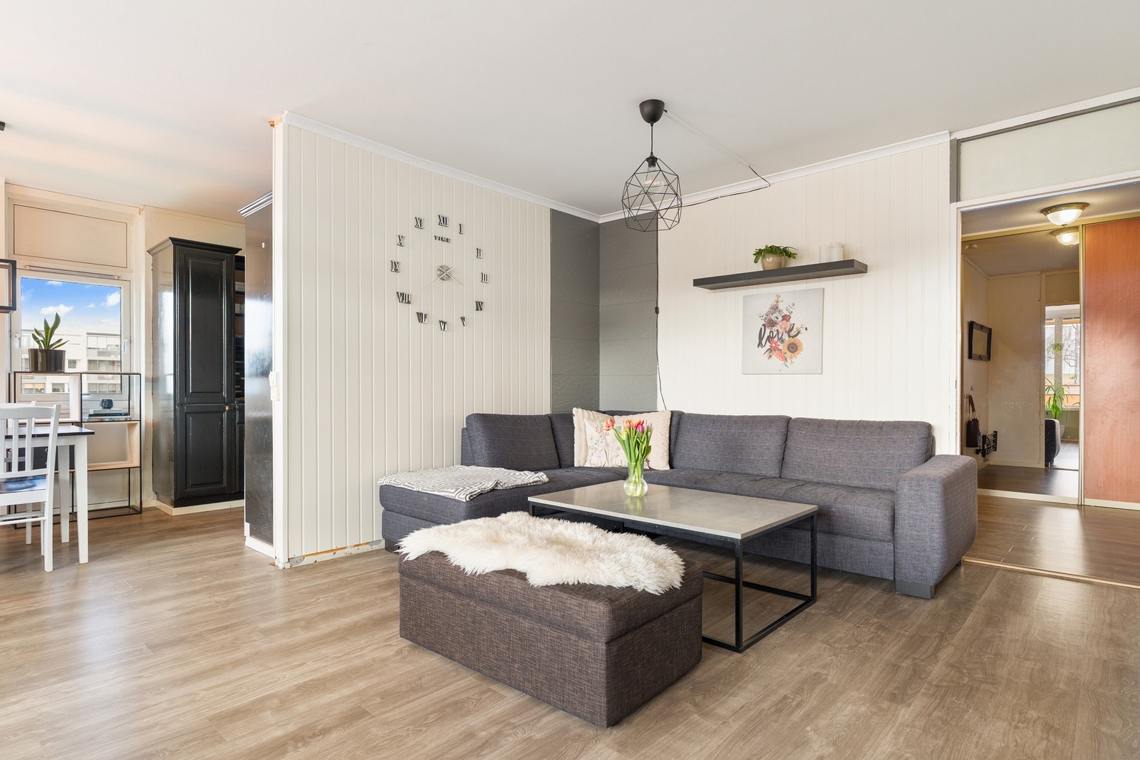 Romslig og praktisk 4-roms leilighet i 2. etasje. Galleribilde