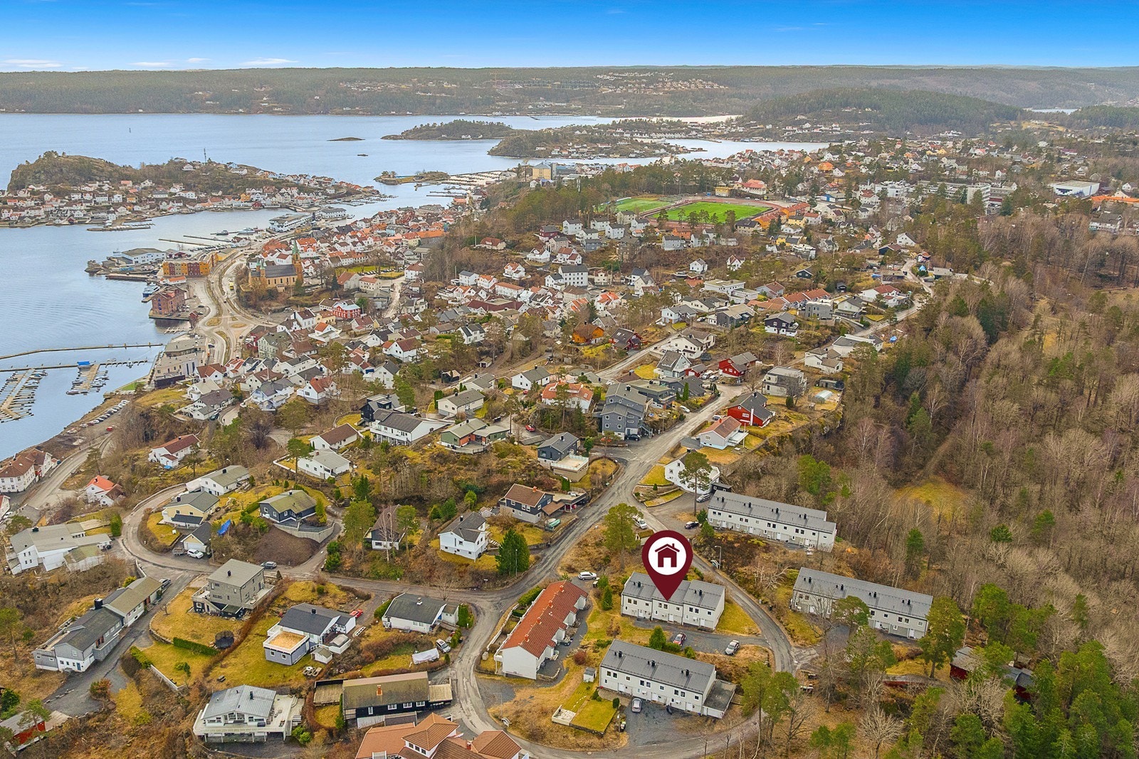 Eiendommen har også turmuligheter rett i nærheten - blant annet turområdet Studsdalen med lysløype, lekeapparater og fine turstier. Galleribilde