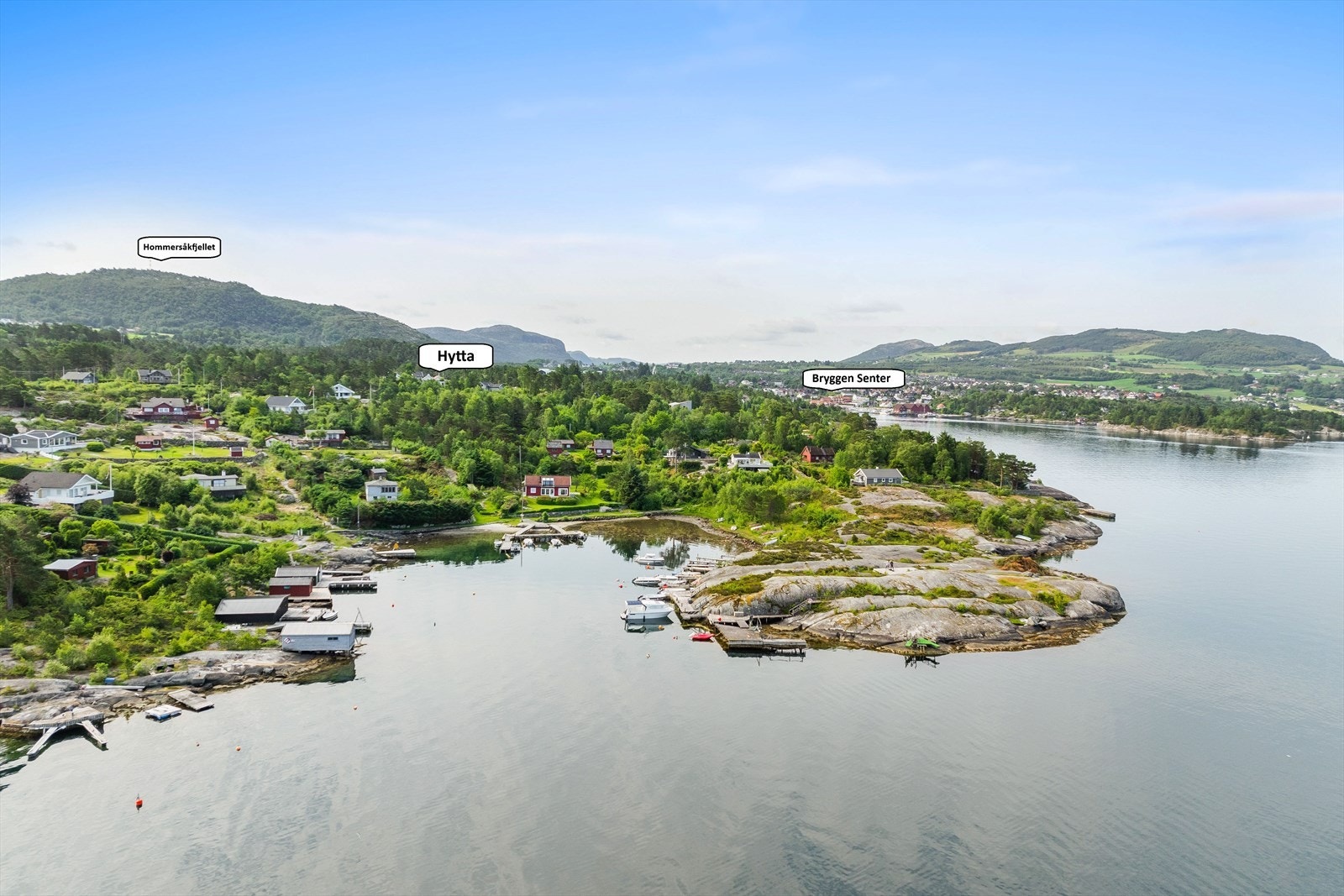 Søylevågen - byr på flotte bademuligheter, strandliv for store og små, og gode forhold for både fisking og fritidsaktiviteter. Galleribilde