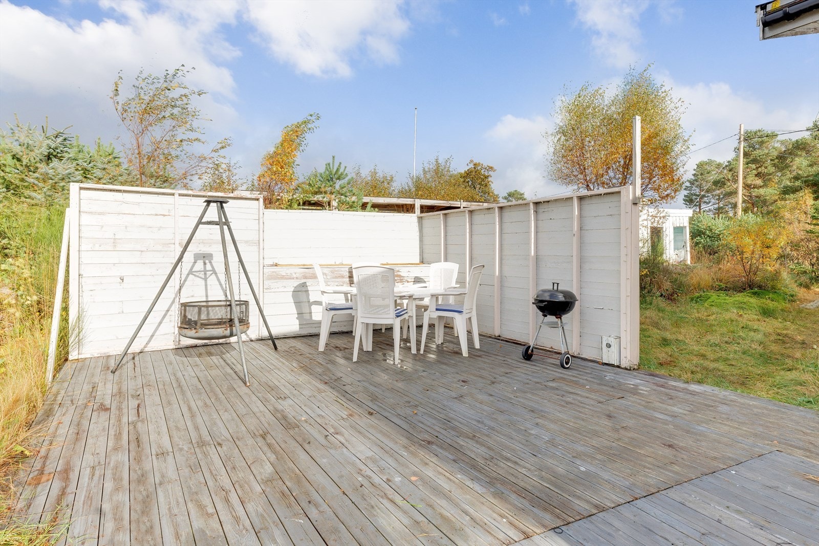 God plass på terrassen for grilling og kos. Galleribilde