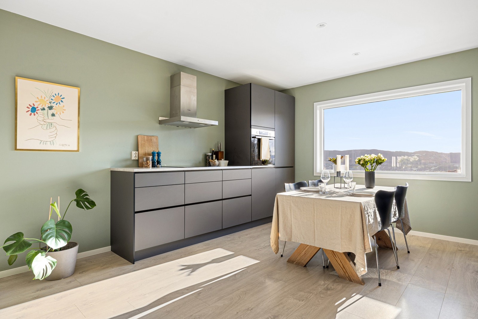 Velkommen til Sandborgs veg 3 B, presentert av EiendomsMegler 1 ved Ivar Lindrupsen. Galleribilde