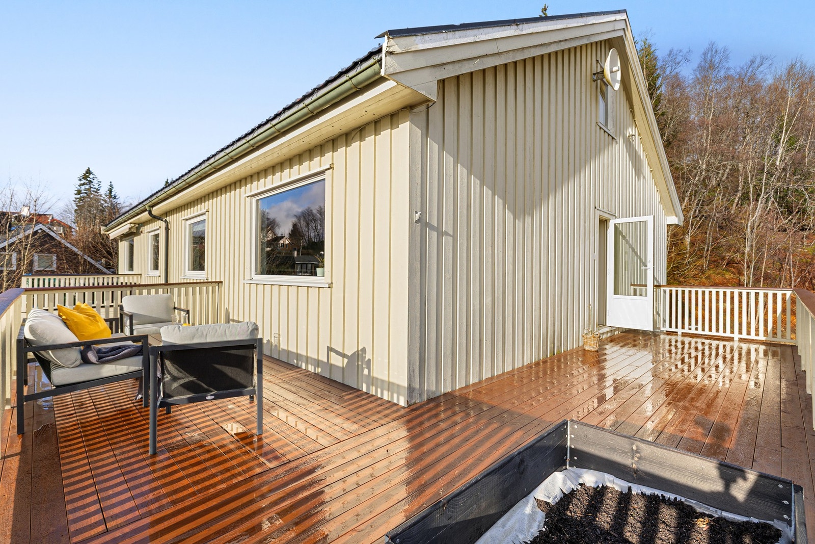 Ypperlig uteplass på sommerhalvåret! Galleribilde