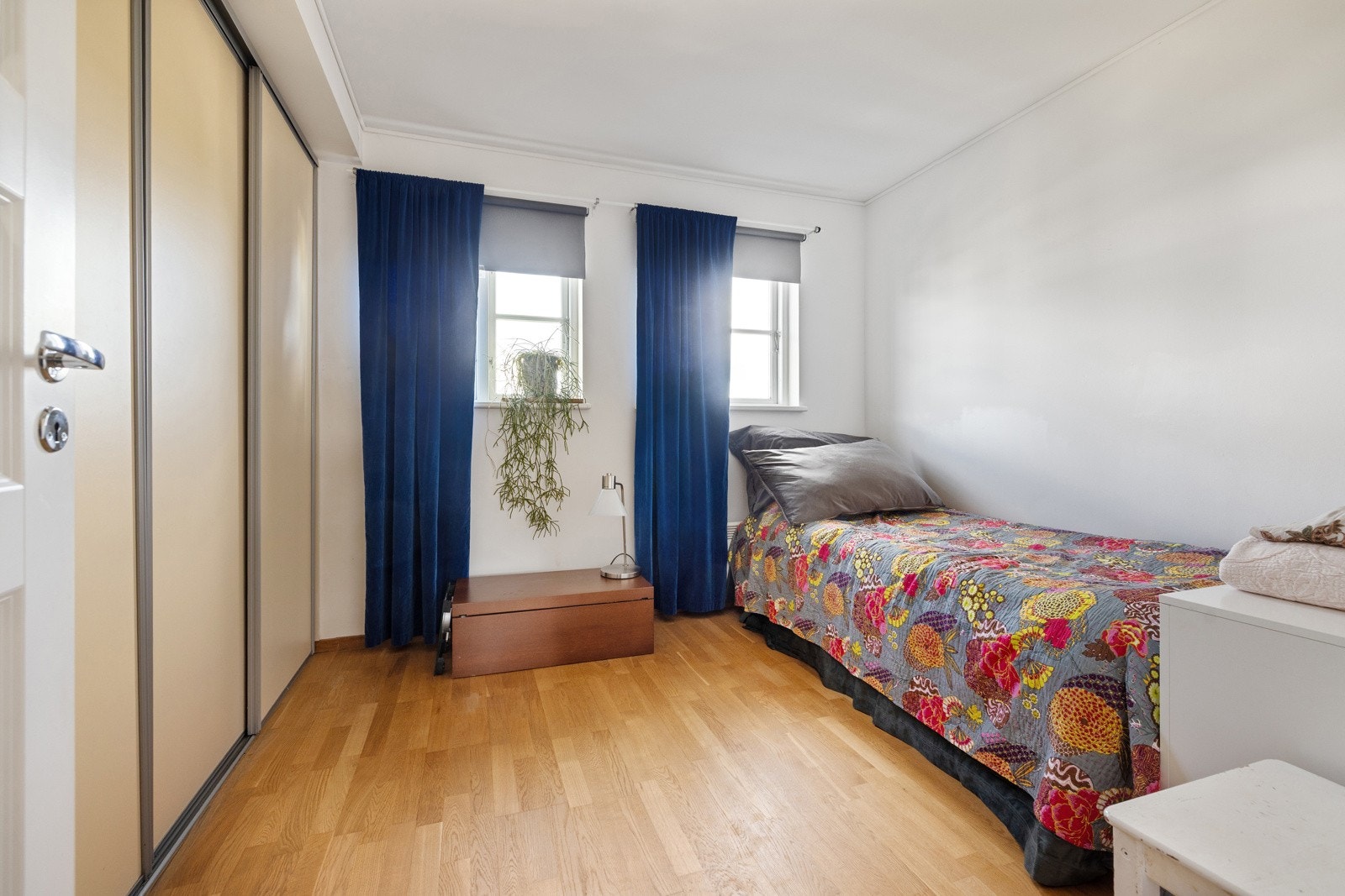 Dette soverommet har en innebygd garderobeløsning Galleribilde