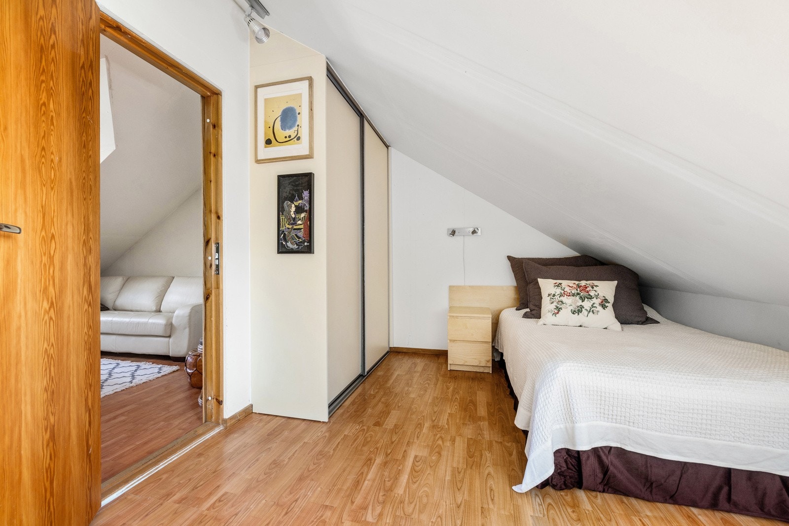 I dag er det satt inn en seng her, men dette er ikke et godkjent soverom Galleribilde