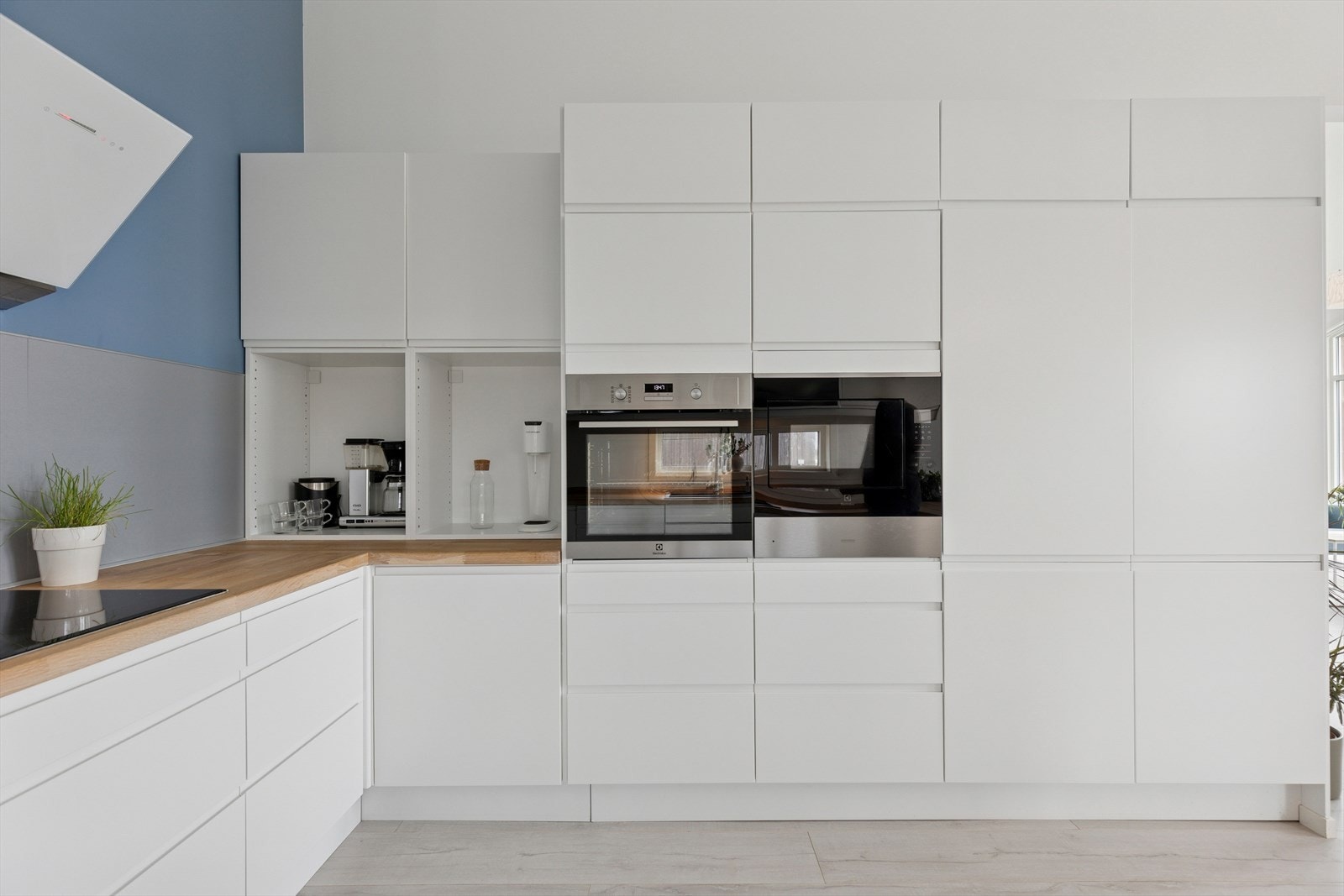 Et funksjonelt kjøkken med gode og smarte løsninger for en enklere hverdag! Galleribilde