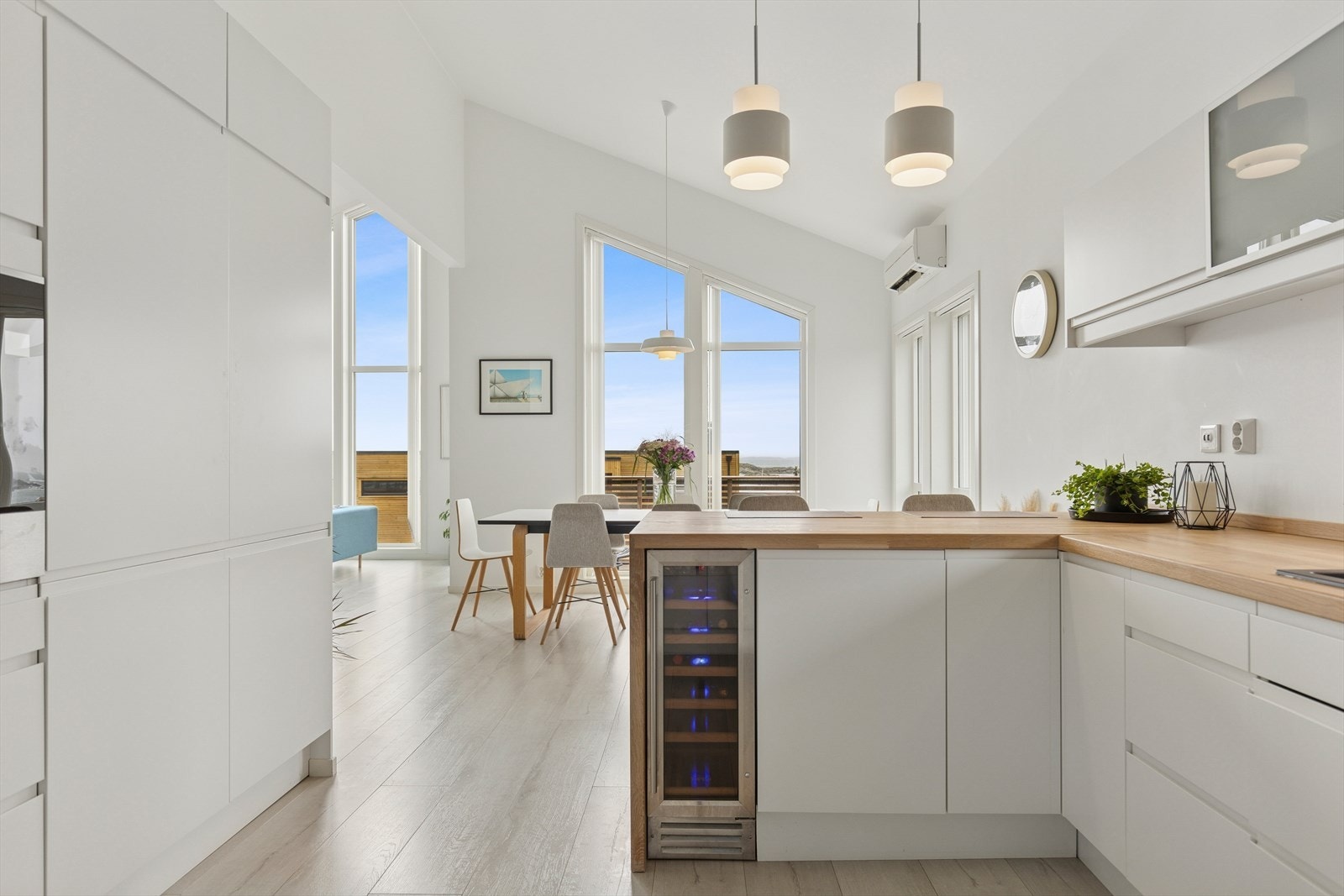 Her kan man kokkelere og samtidig være sosial med gjestene! Galleribilde