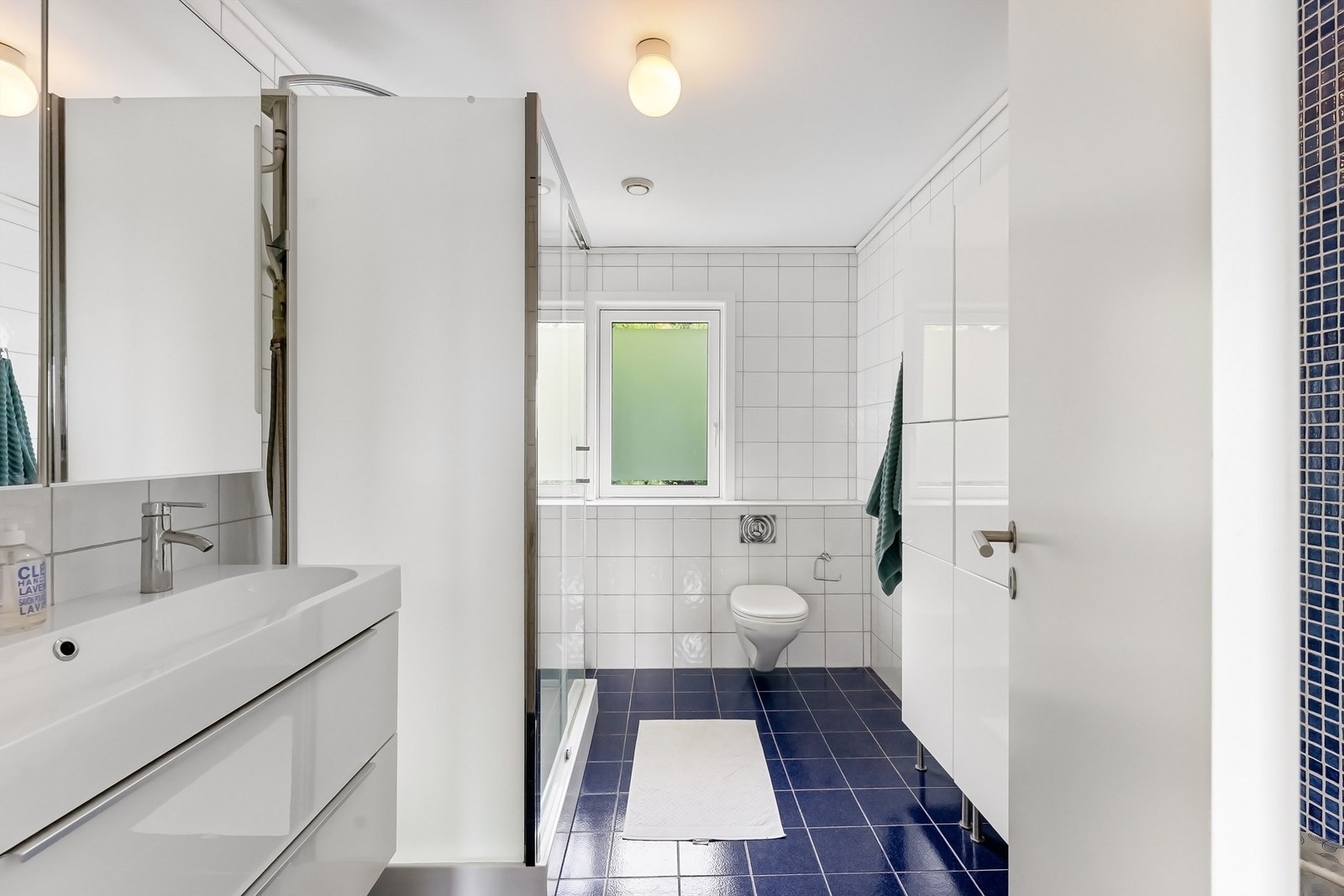 Hovedsoverom har direkte adkomst til eget baderom Galleribilde