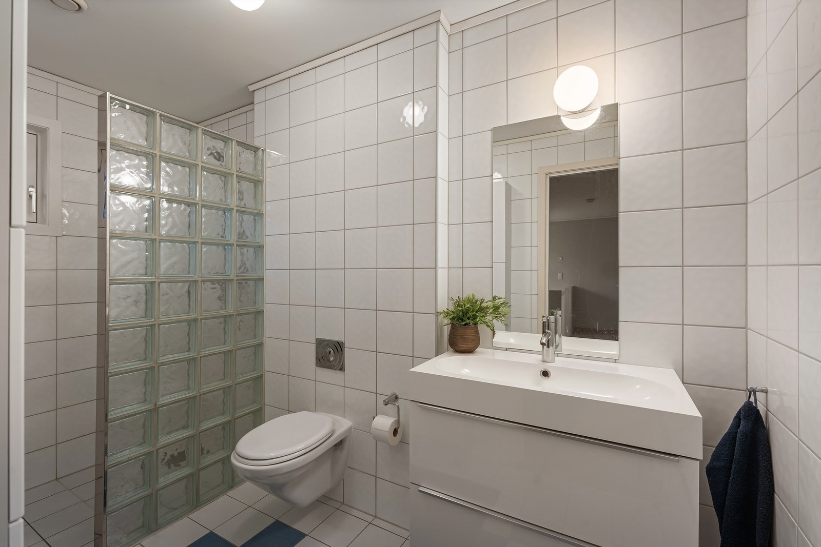 Baderom 2 i 2. etasje Galleribilde