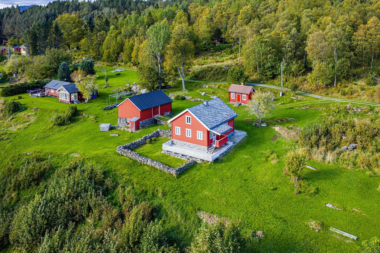 Velkommen til Søre Eika! | Foto: Blåtind fotografikk Galleribilde