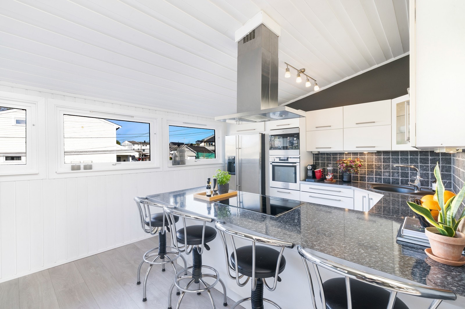 Hvitevarer på kjøkken medfølger. Galleribilde