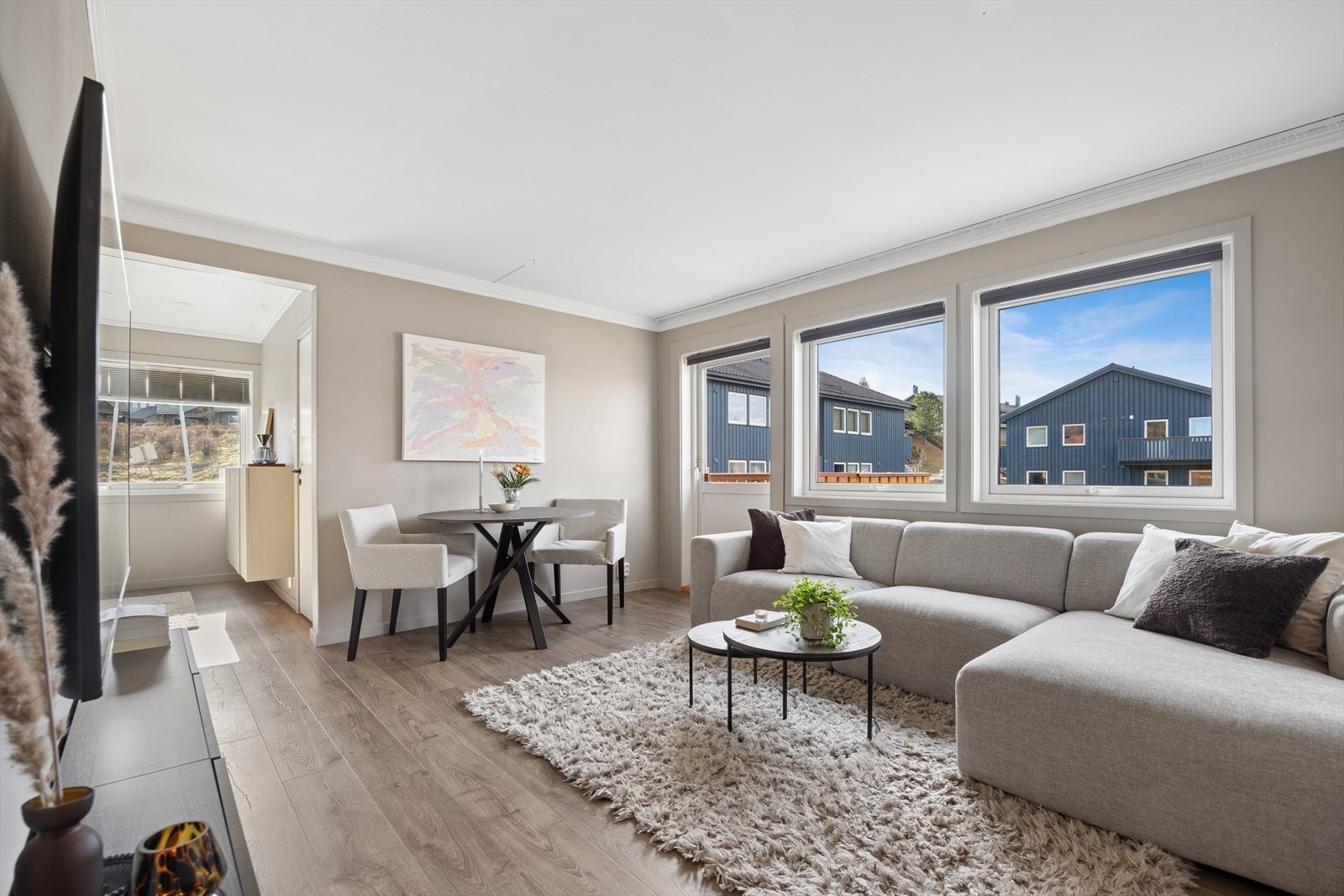 Proaktiv Eiendomsmegling v/Steinar Skaanes har gleden av å ønske velkommen til en flott 2-roms leilighet i veldrevne Solborg Borettslag. Galleribilde