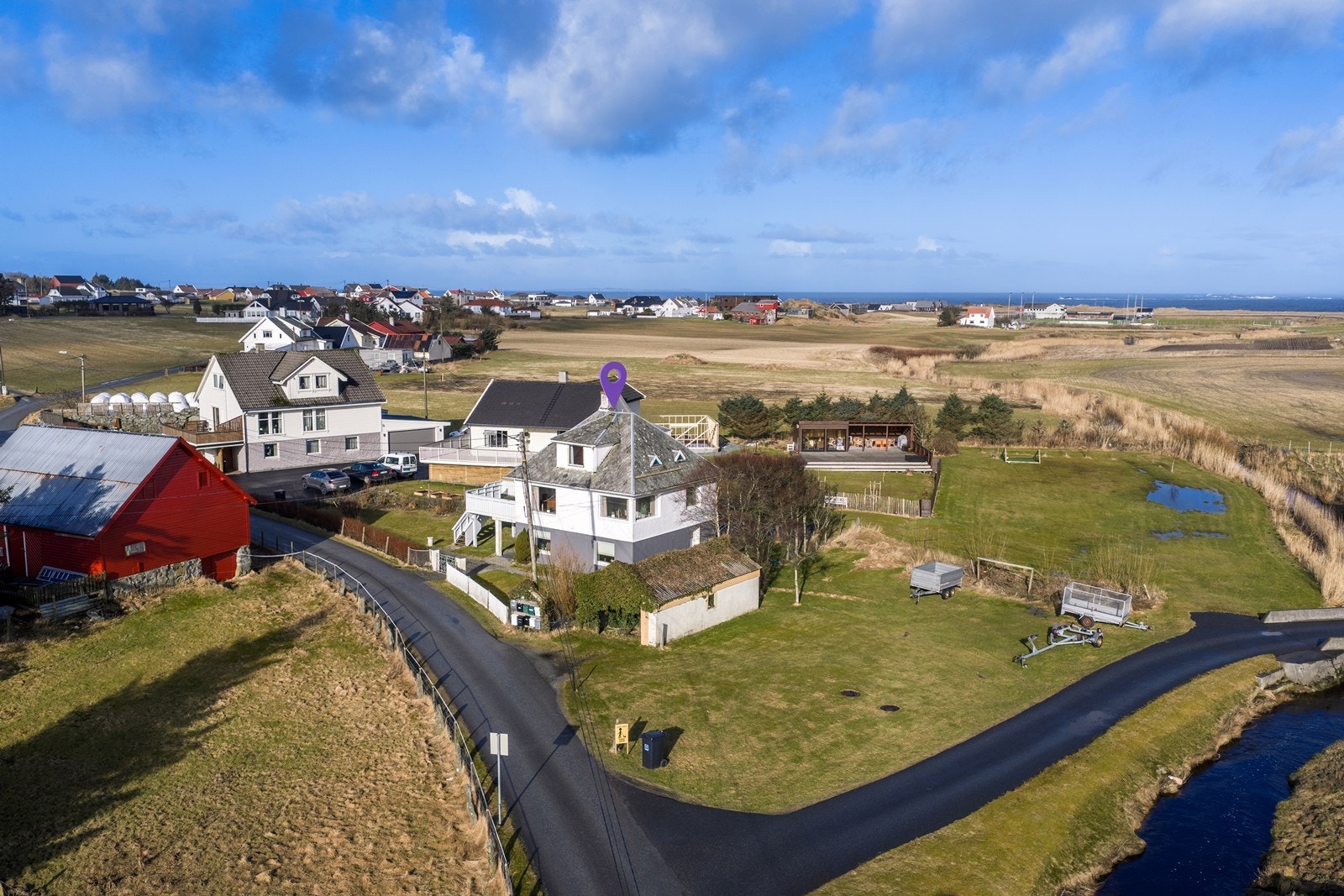 - Området er kjent for sine åpne landskap, gode solforhold og nærhet til flotte tur områder - Galleribilde