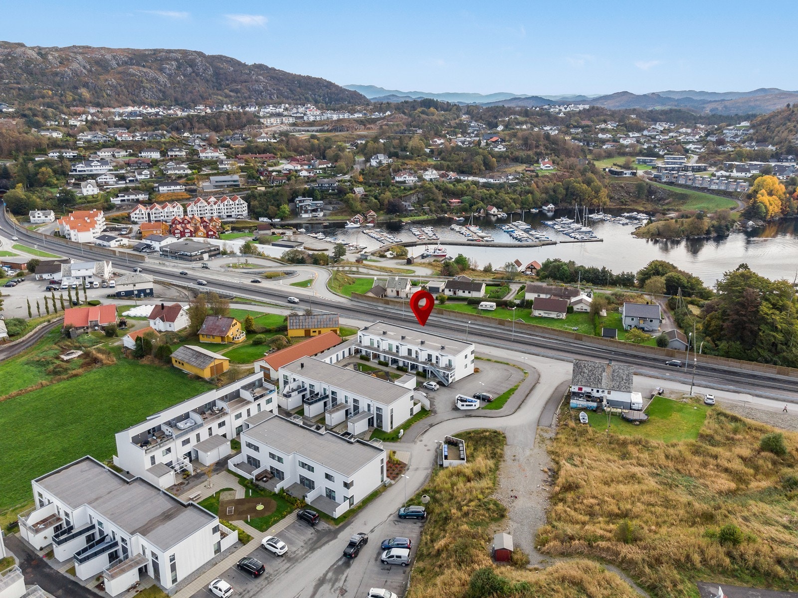 Førre Båtforening selger og leier ut båtplasser nede ved havnen Galleribilde