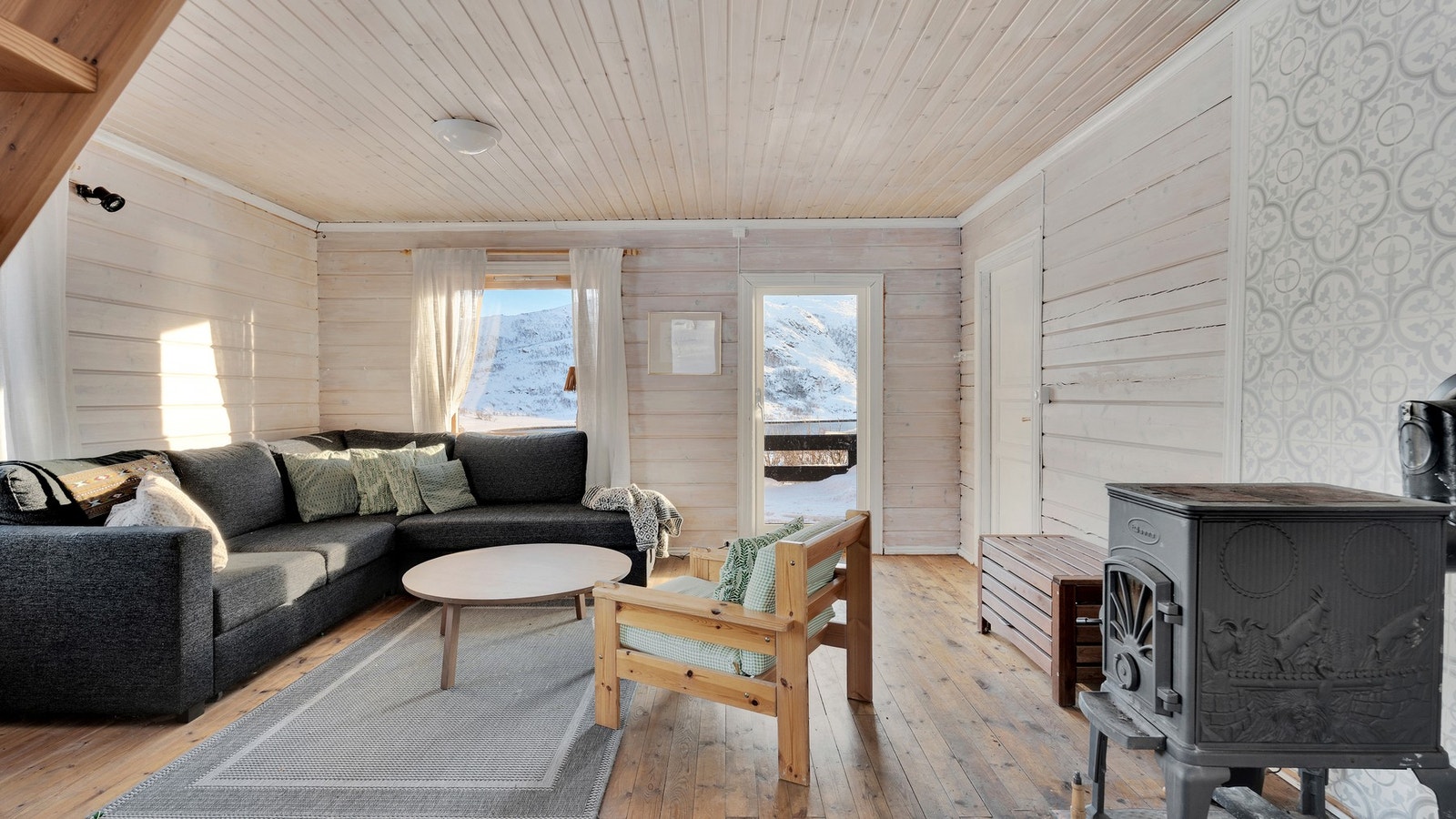 Lys og romslig stue. Galleribilde