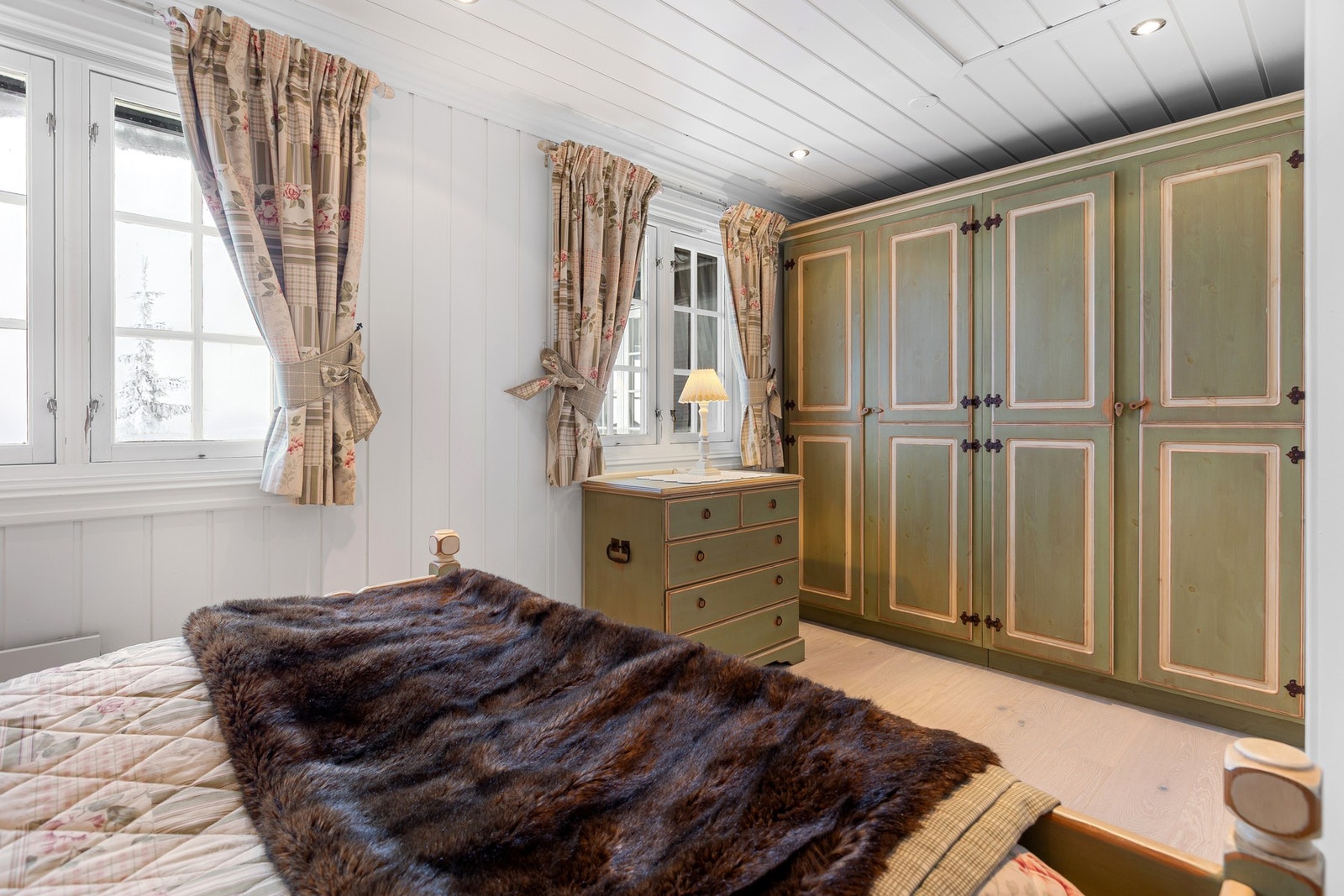 Alle soverommene har garderobeskap. Galleribilde