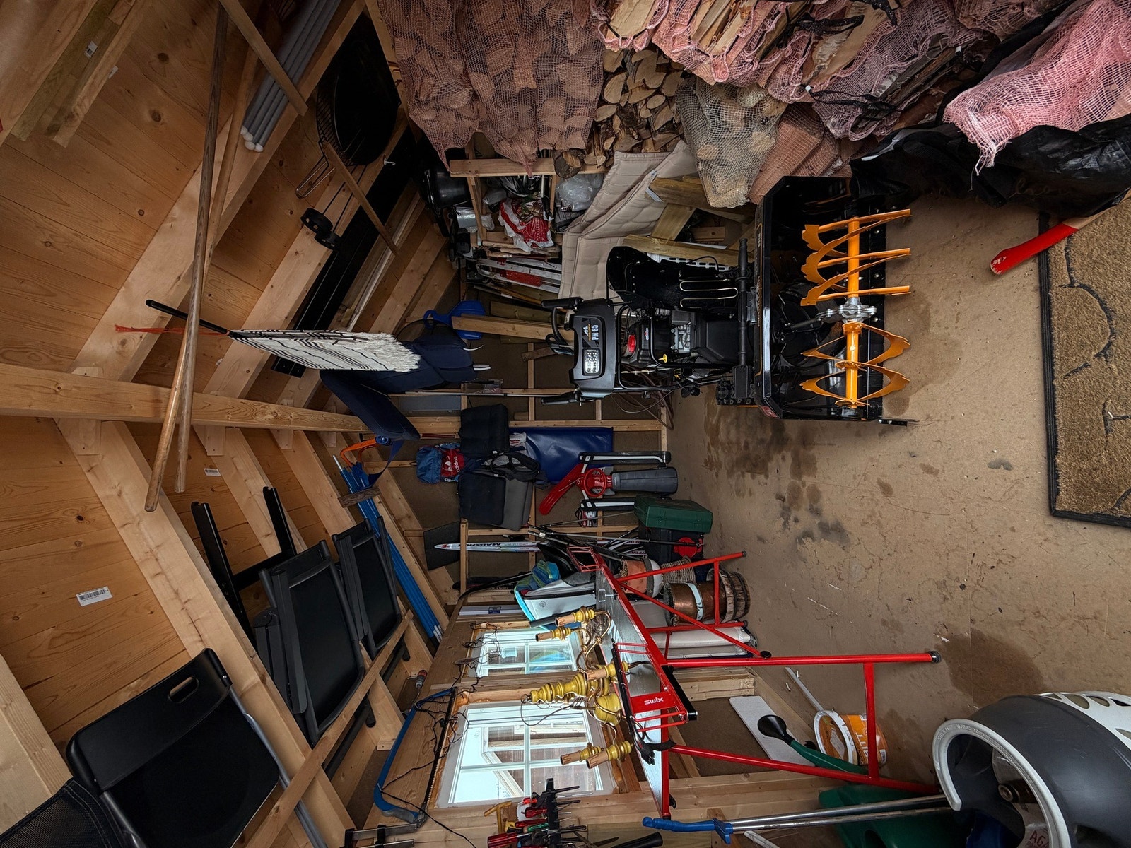 Uthus/bod Galleribilde