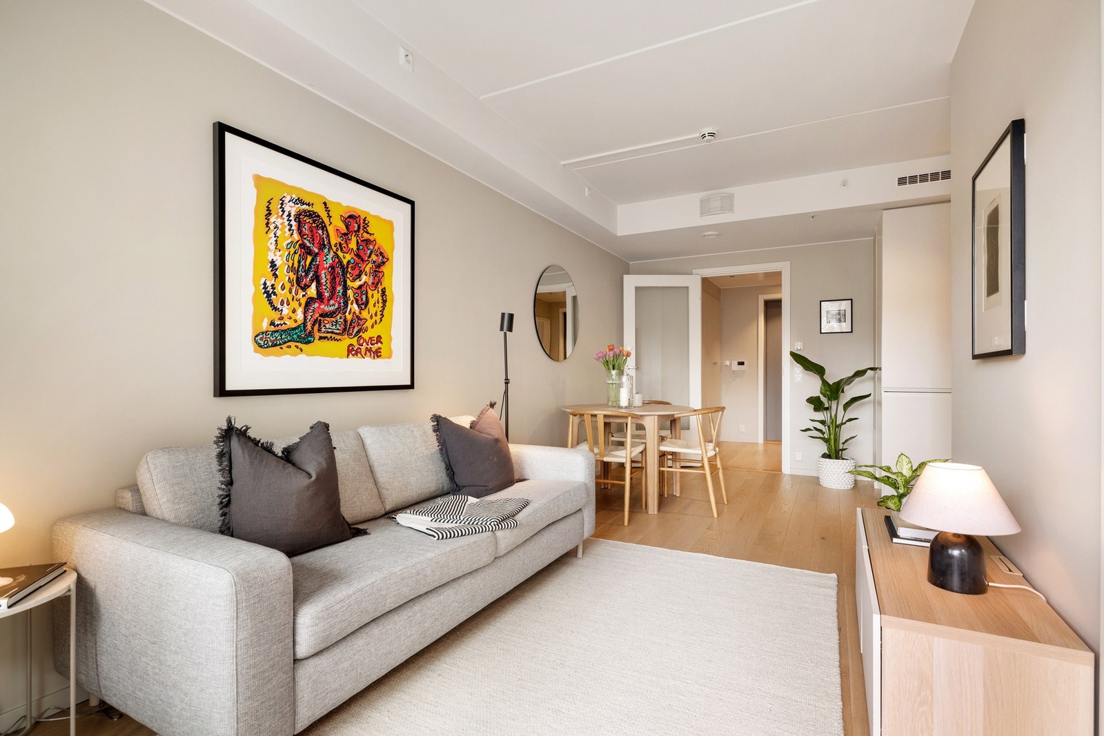 Her er det plass til sofagruppe og spisebord Galleribilde