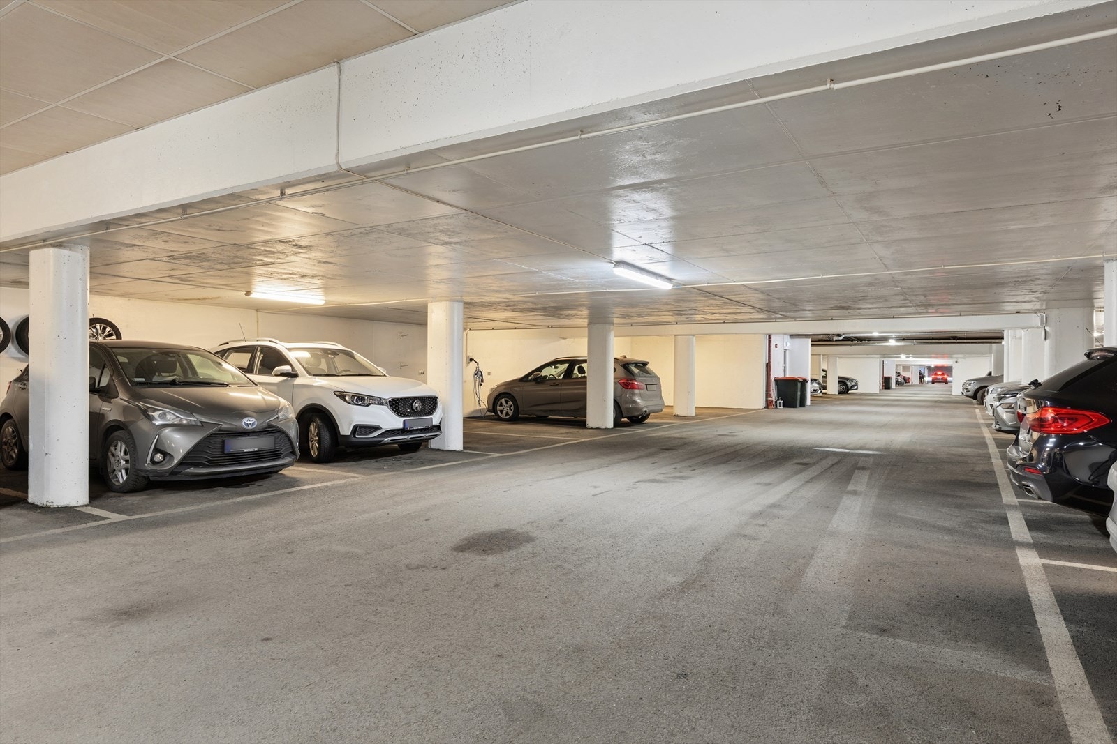 Egen parkeringsplass med heis direkte til leilighetsplan. Galleribilde