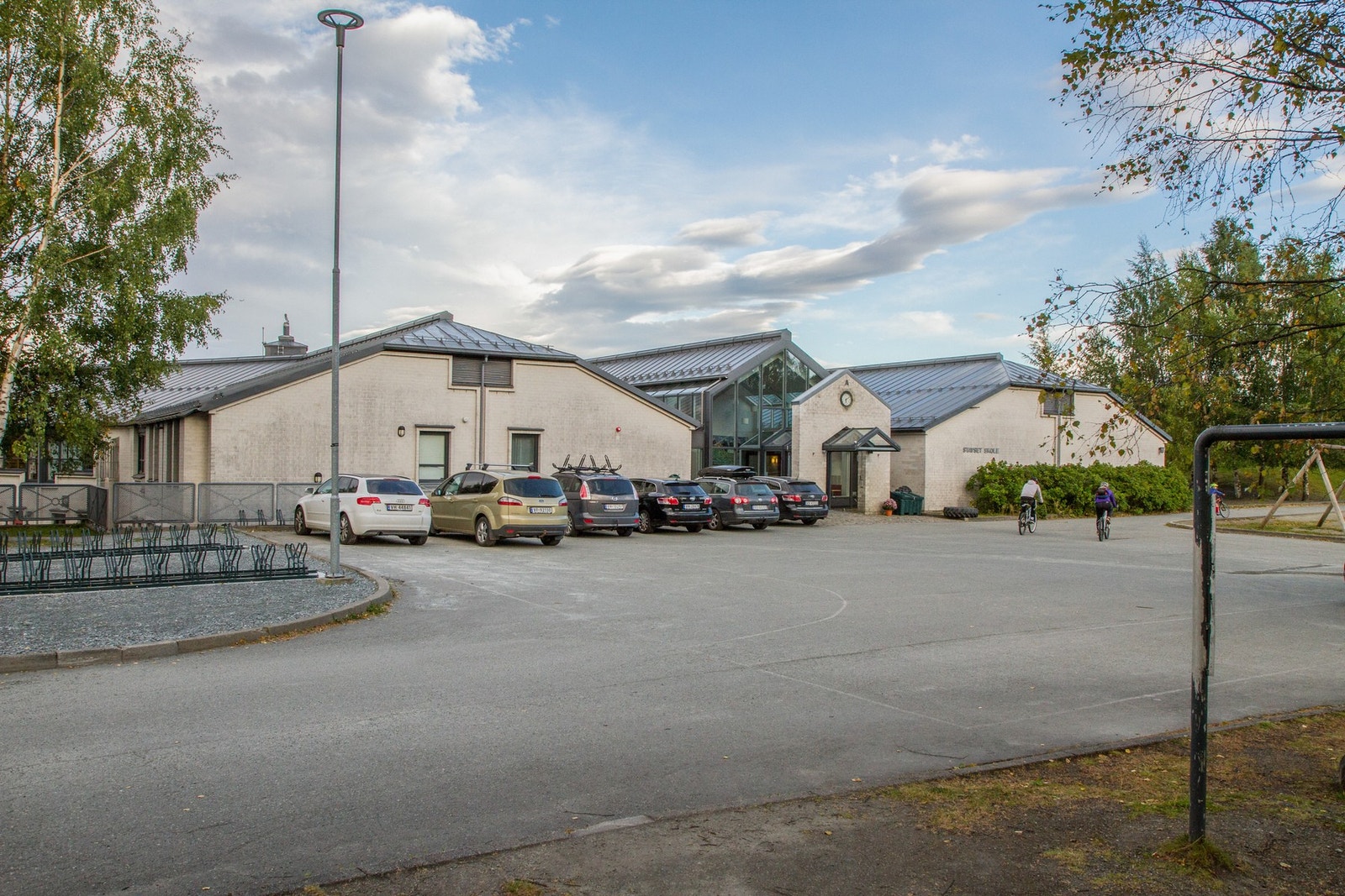 Stavset skole. Galleribilde