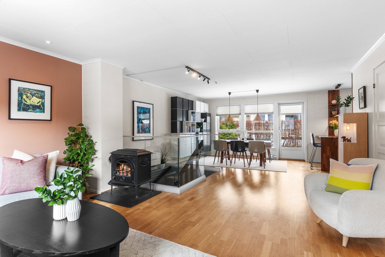 Boligen har både jevnlig oppgradert elektrisk anlegg og et ventilasjonsanlegg som ble renset i 2026. Galleribilde