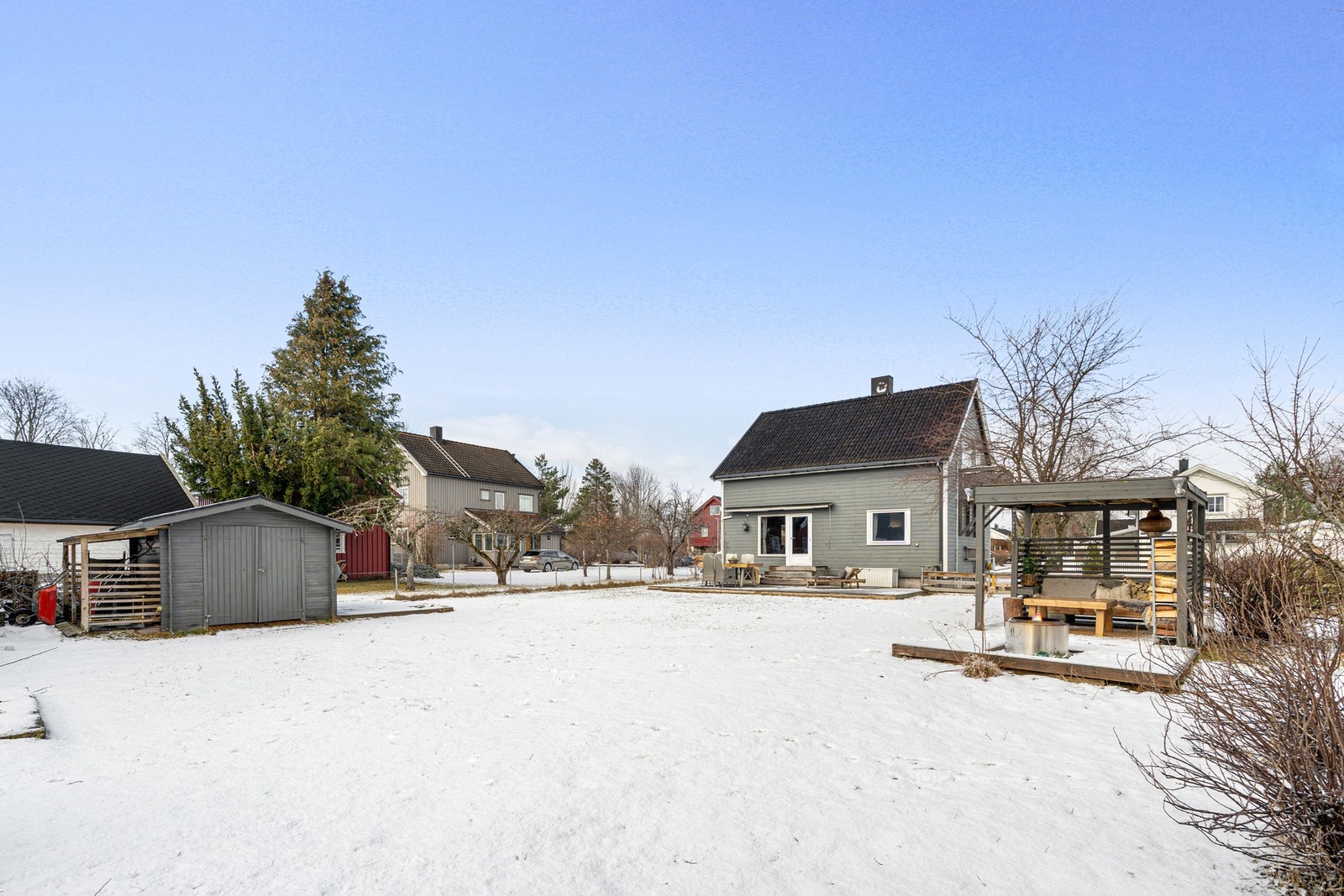 EiendomsMegler 1 ved Kristoffer Singsaas Strøm har gleden av å presentere Sandbakkvegen 62. Galleribilde