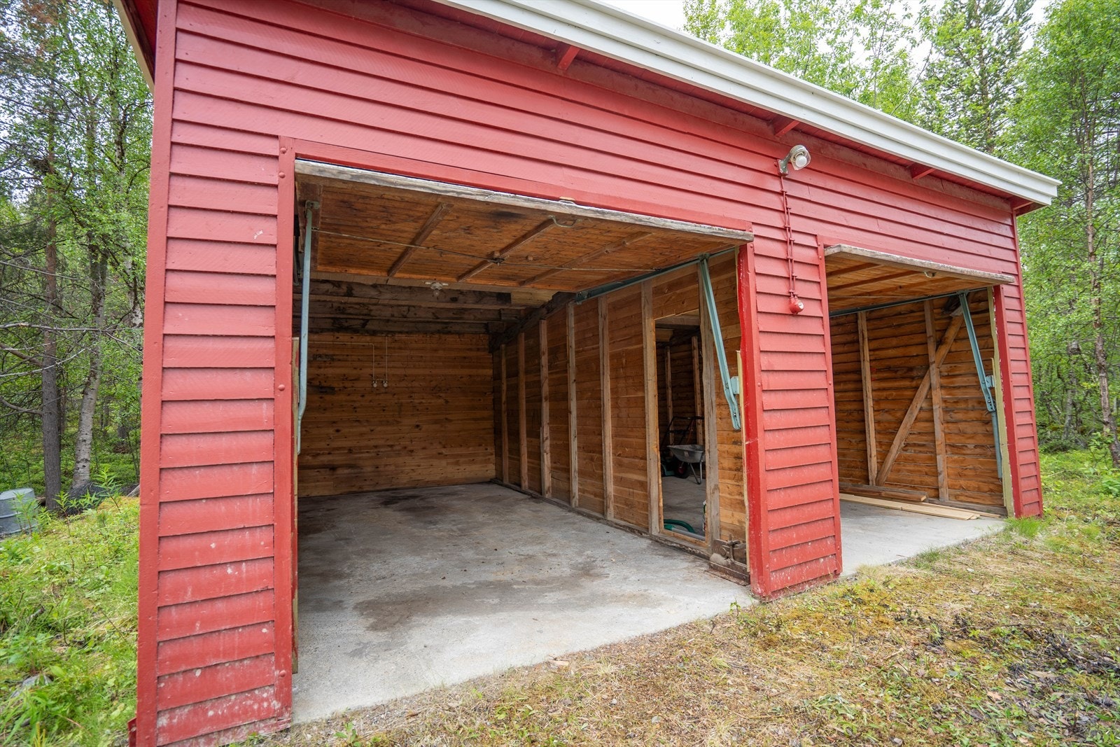 Garasje med 2 porter Galleribilde