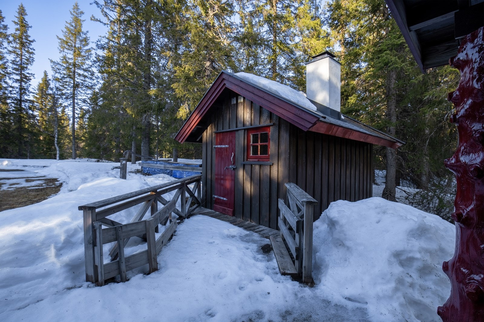 Frittsteående badstue som innbyr til kos og avslapning på hytta. (foto: oah-o) Galleribilde