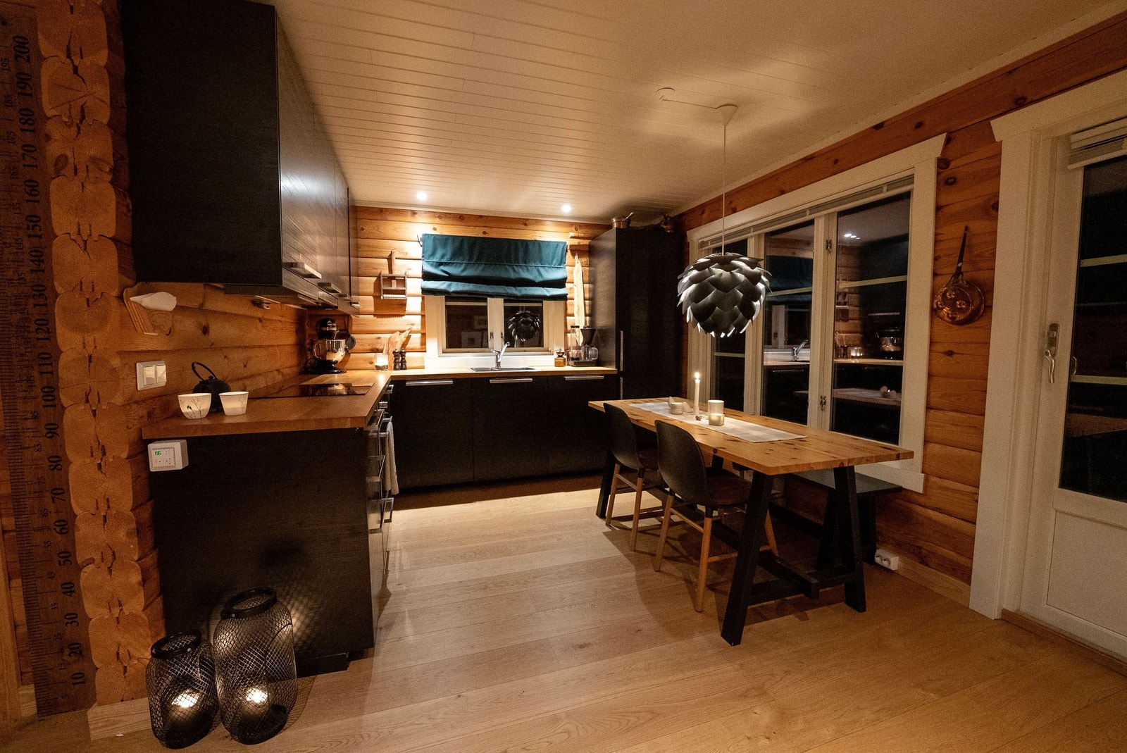 Kjøkken fra Ikea med oppgraderte hvitevarer Galleribilde