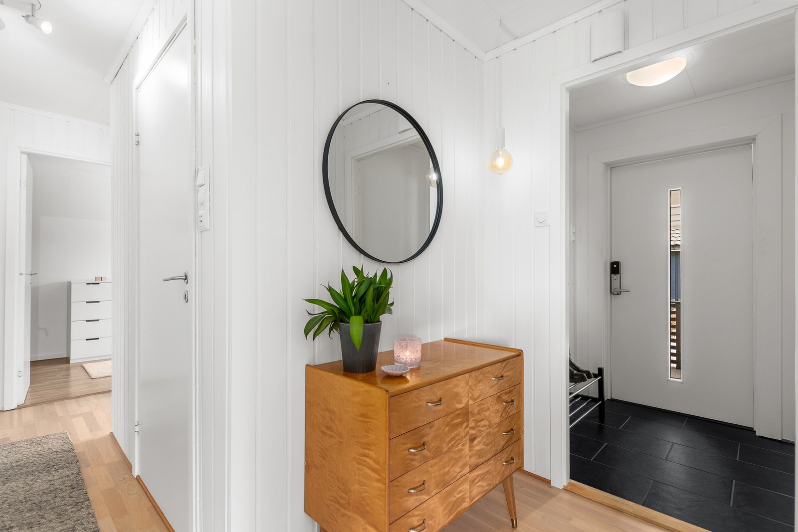 Vindfang og gang. Gulvvarme i gang. Galleribilde