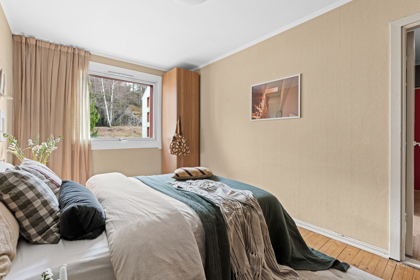 I tillegg medfølger det et mindre garderobeskap på soverommet Galleribilde