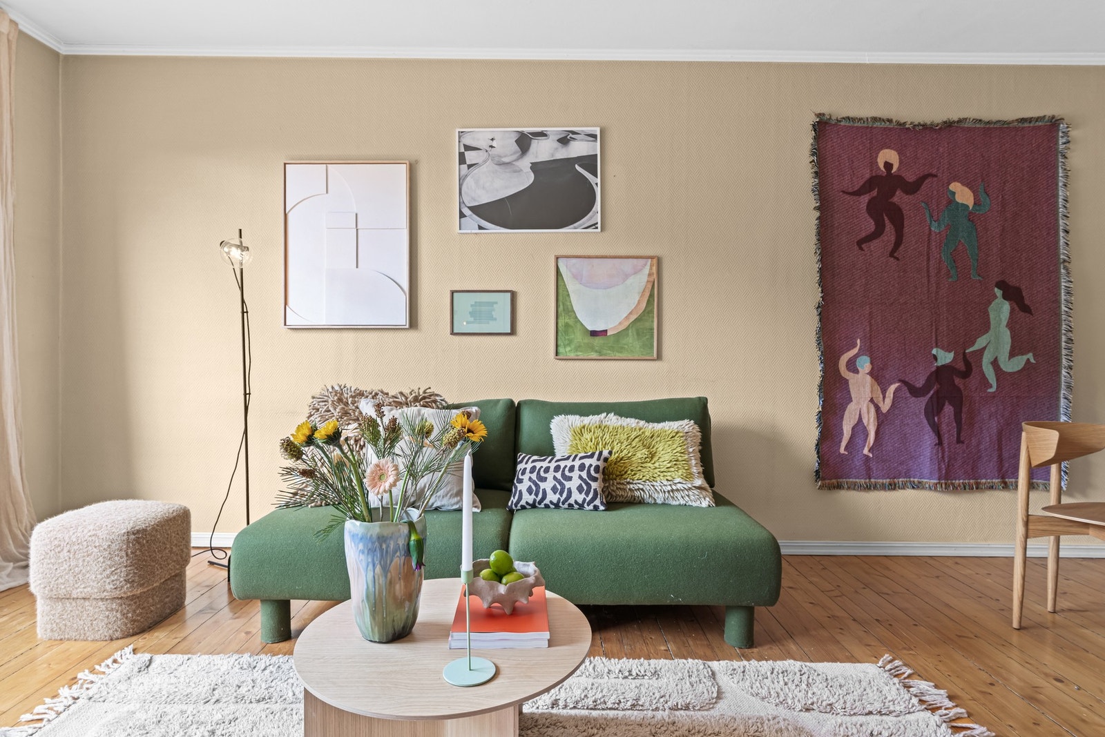 Leiligheten ligger i byggets 2. etasje Galleribilde