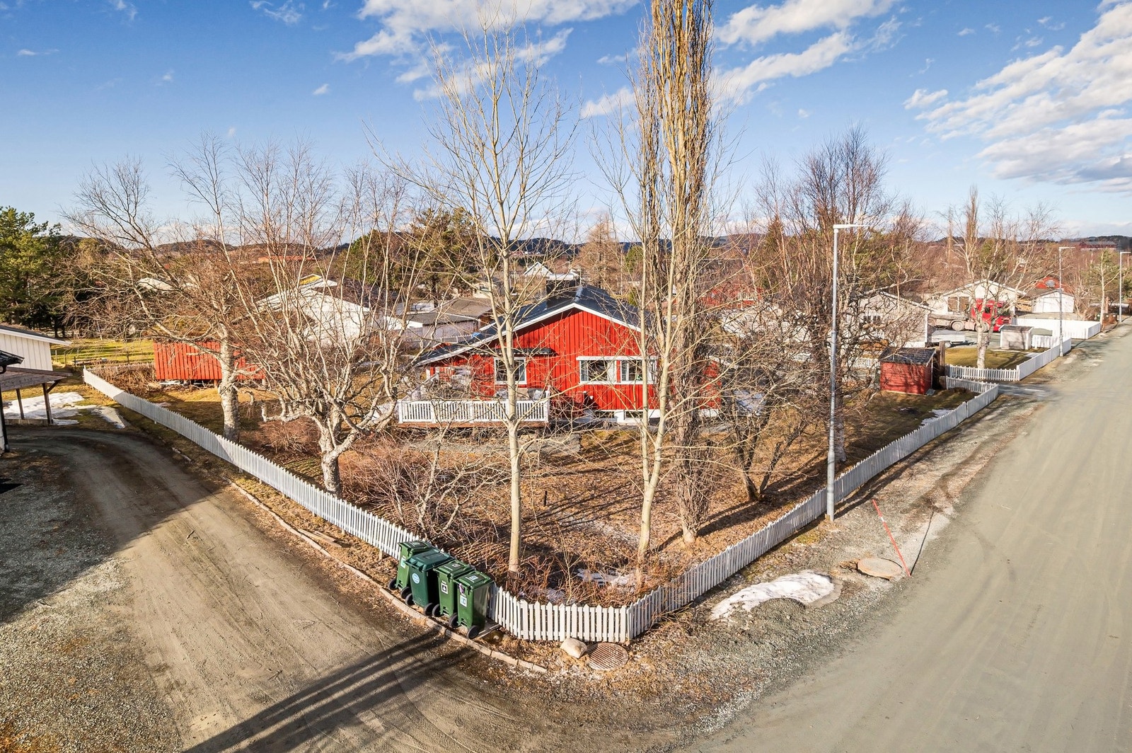 Beliggende i en rolig og attraktiv boligområde Galleribilde