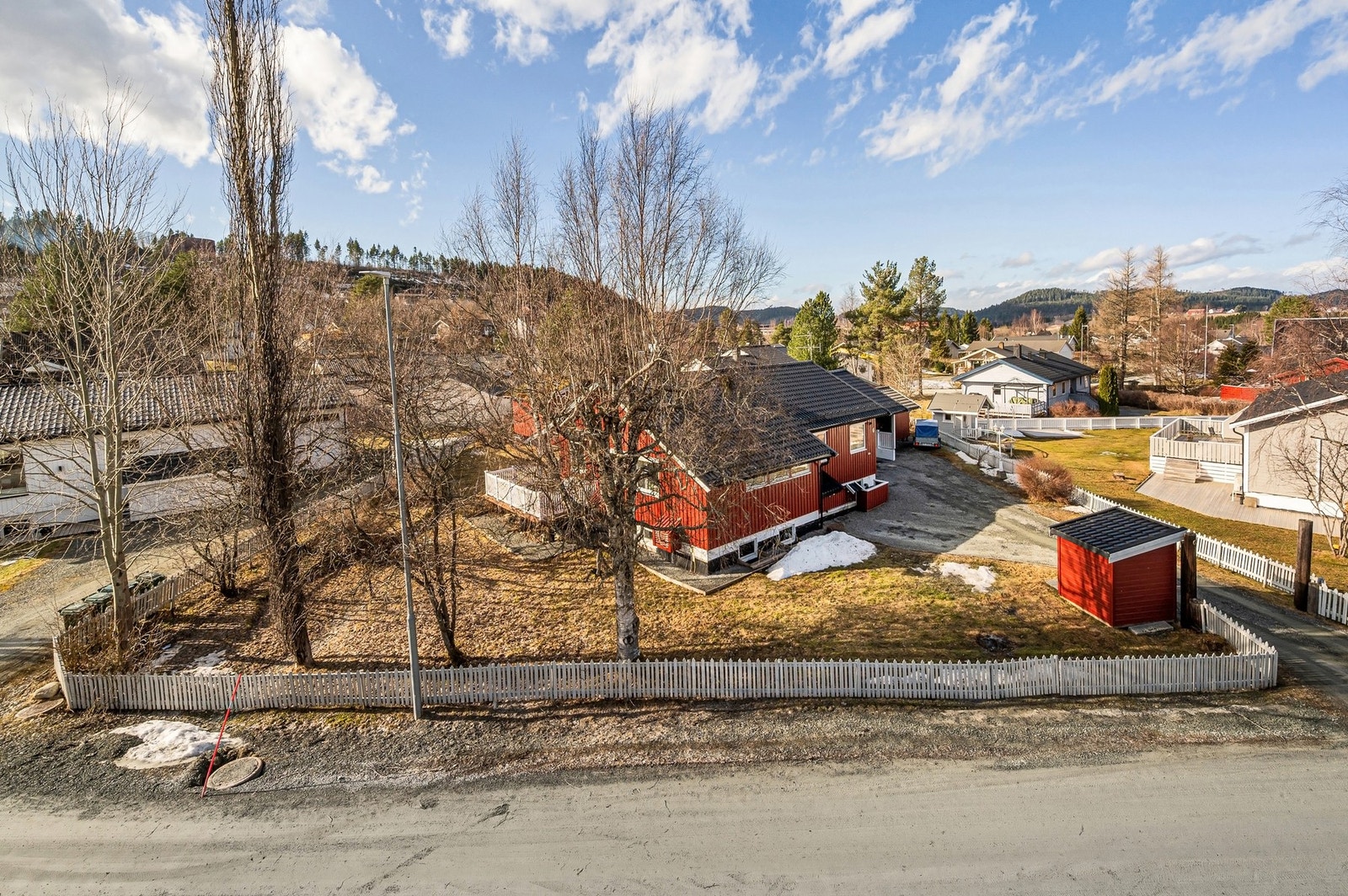 Pen tomt på 1052 m². Galleribilde