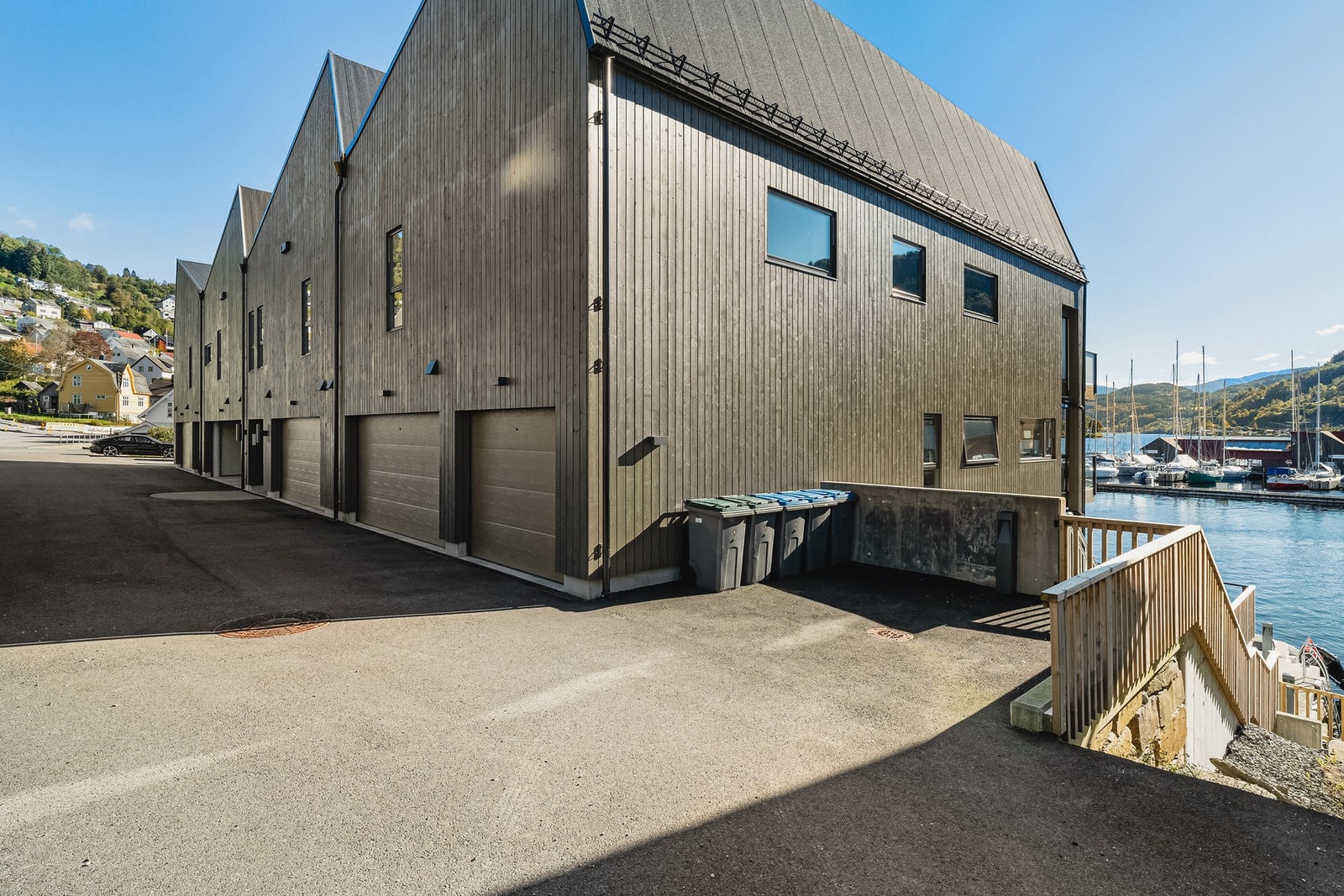 Medfølger fast garasjeplass. Galleribilde