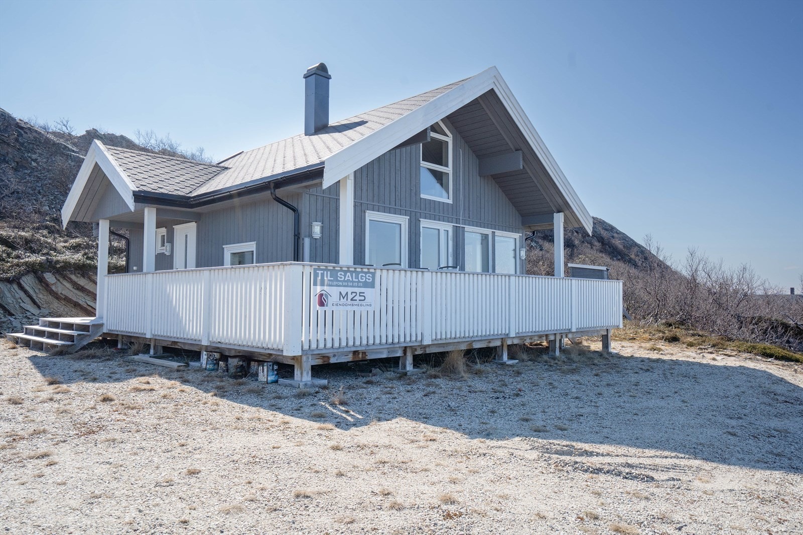 Terasse med god plass for sittegrupper Galleribilde