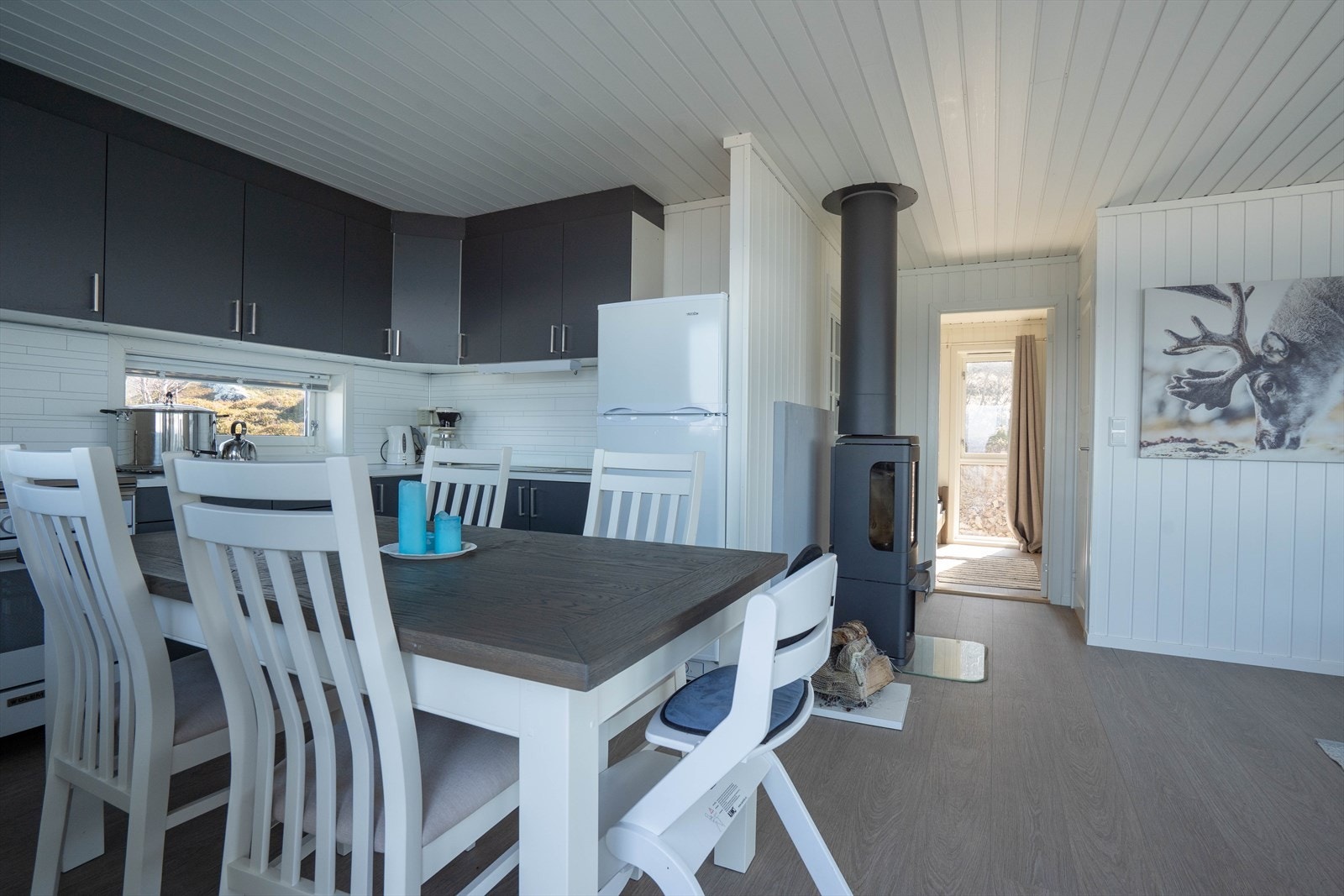 Kjøkken sett mot soverom 2 Galleribilde