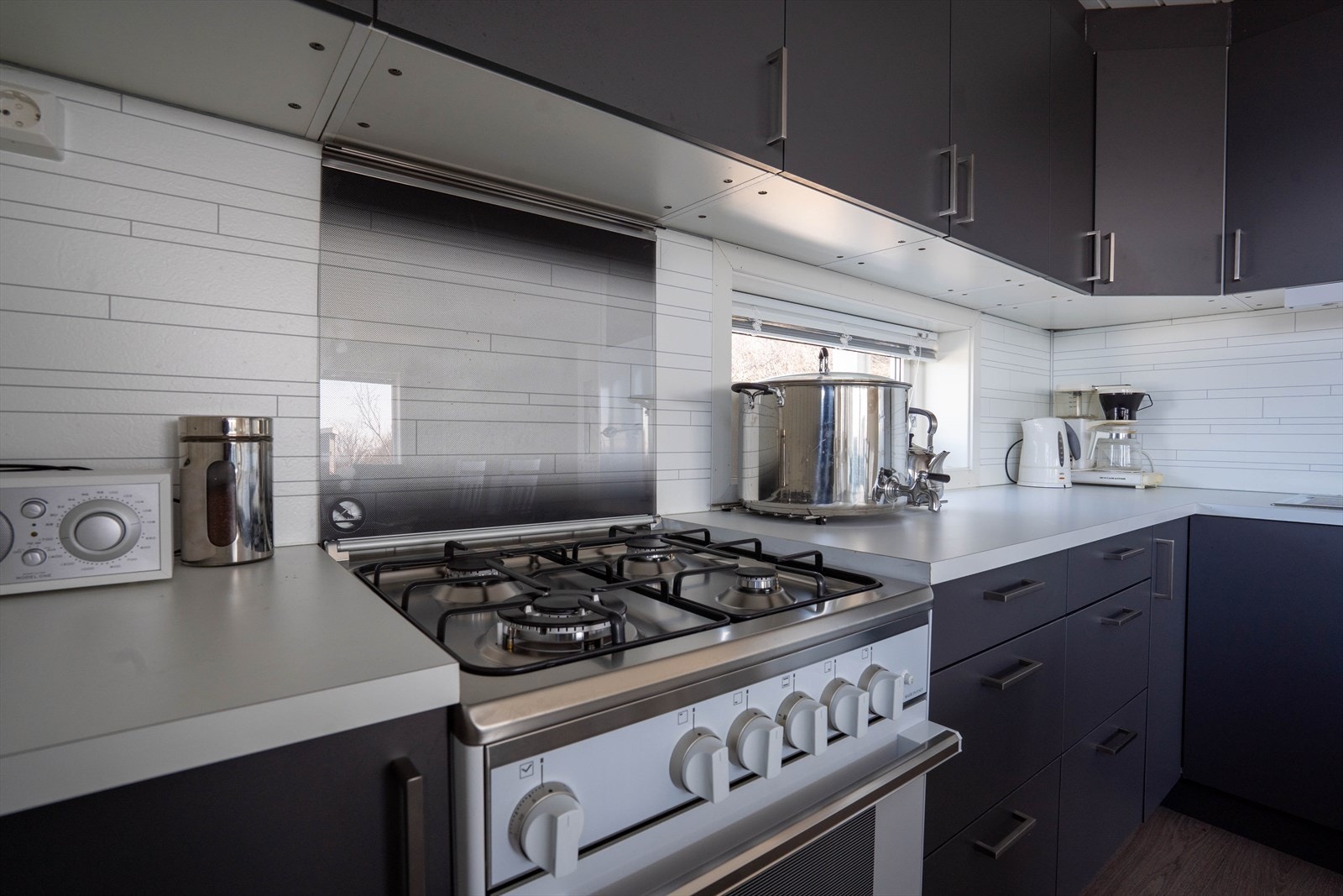 Kjøkken med gasskomfyr Galleribilde