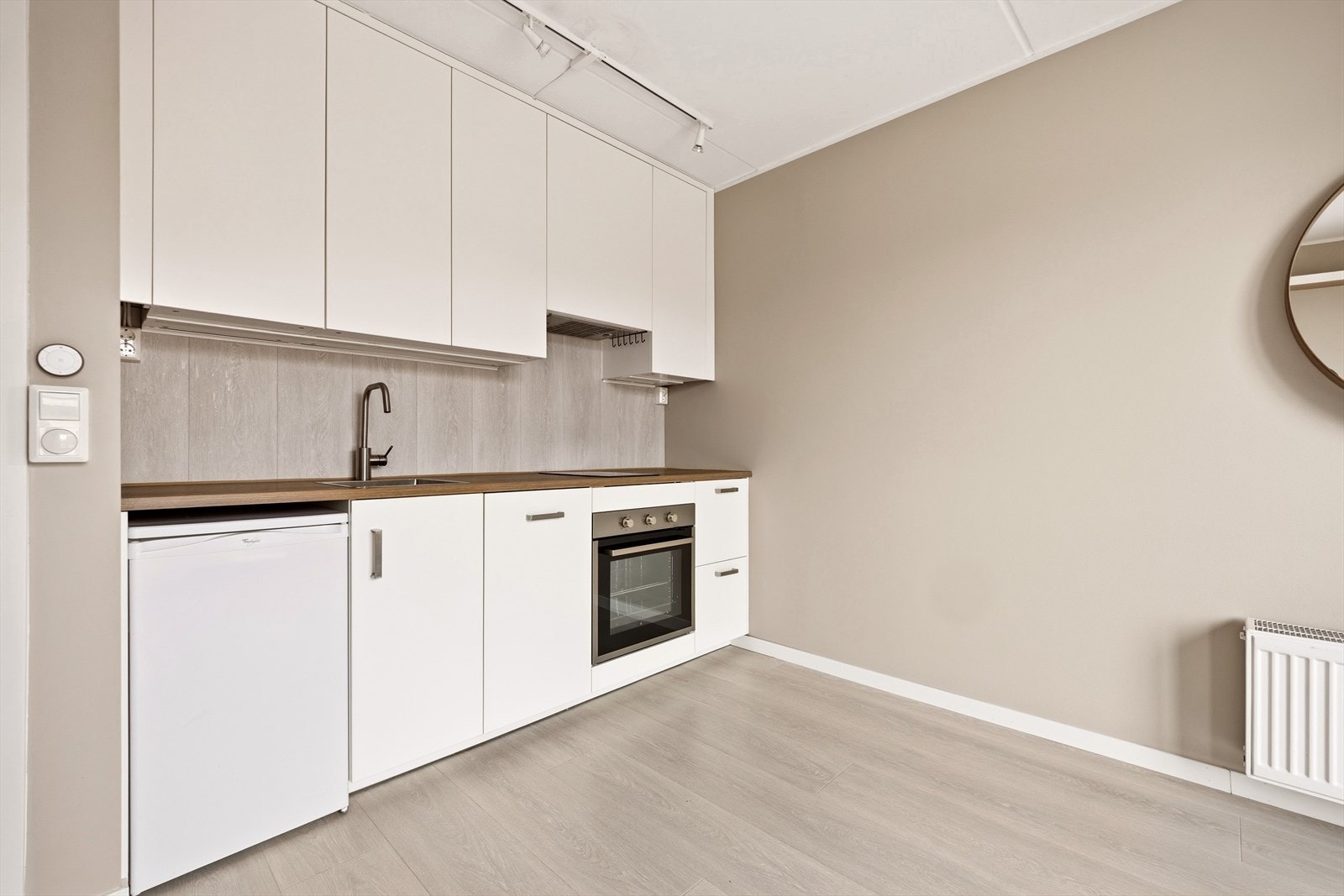 Leiligheten har også et pent og moderne kjøkken fra 2020 Galleribilde