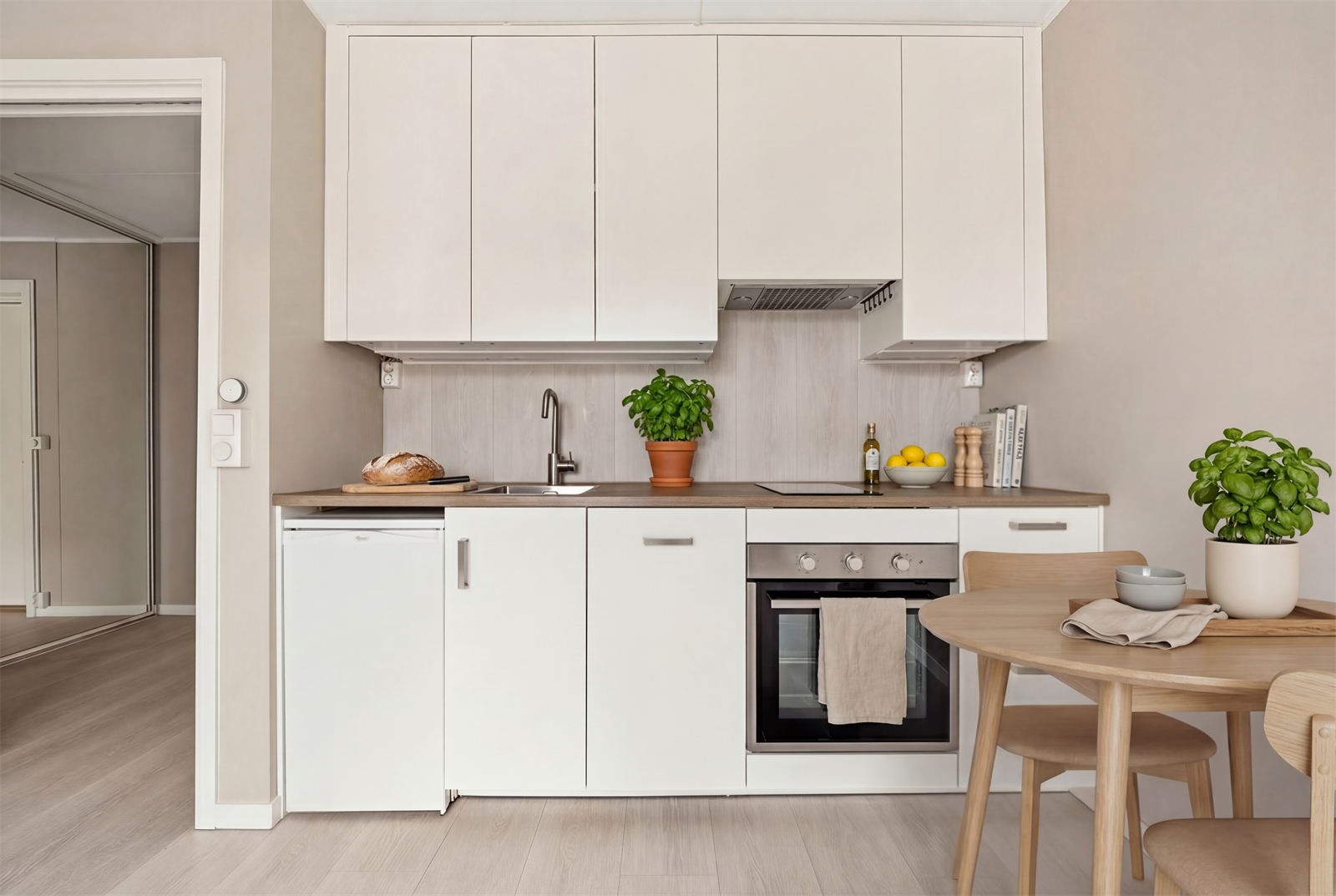 Dette er en lys og arealeffektiv 2-roms leilighet med fransk balkong, beliggende sentralt på Strømsø Torg Galleribilde