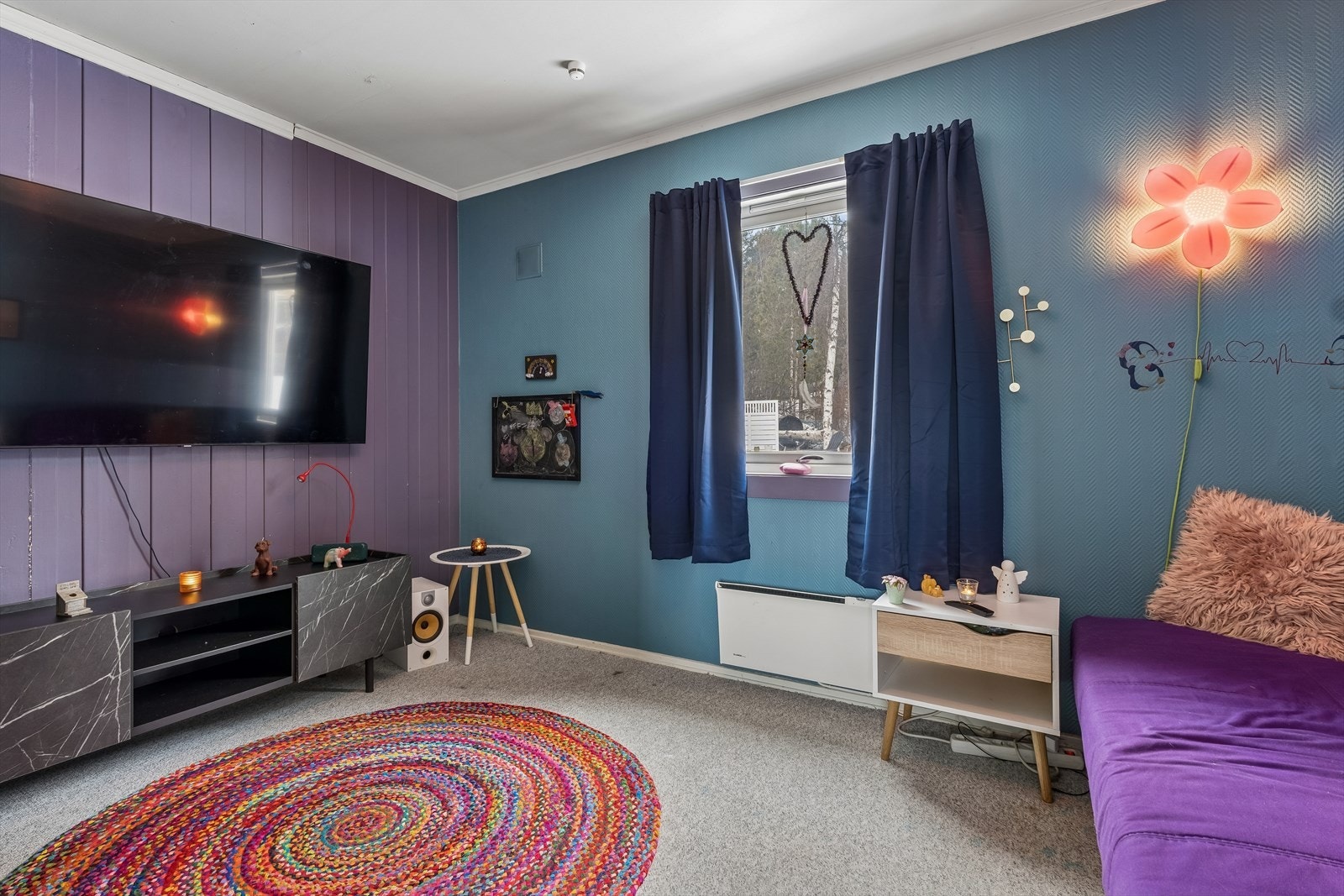 Rommet har god plass til seng og annet soveromsmøblement. Galleribilde