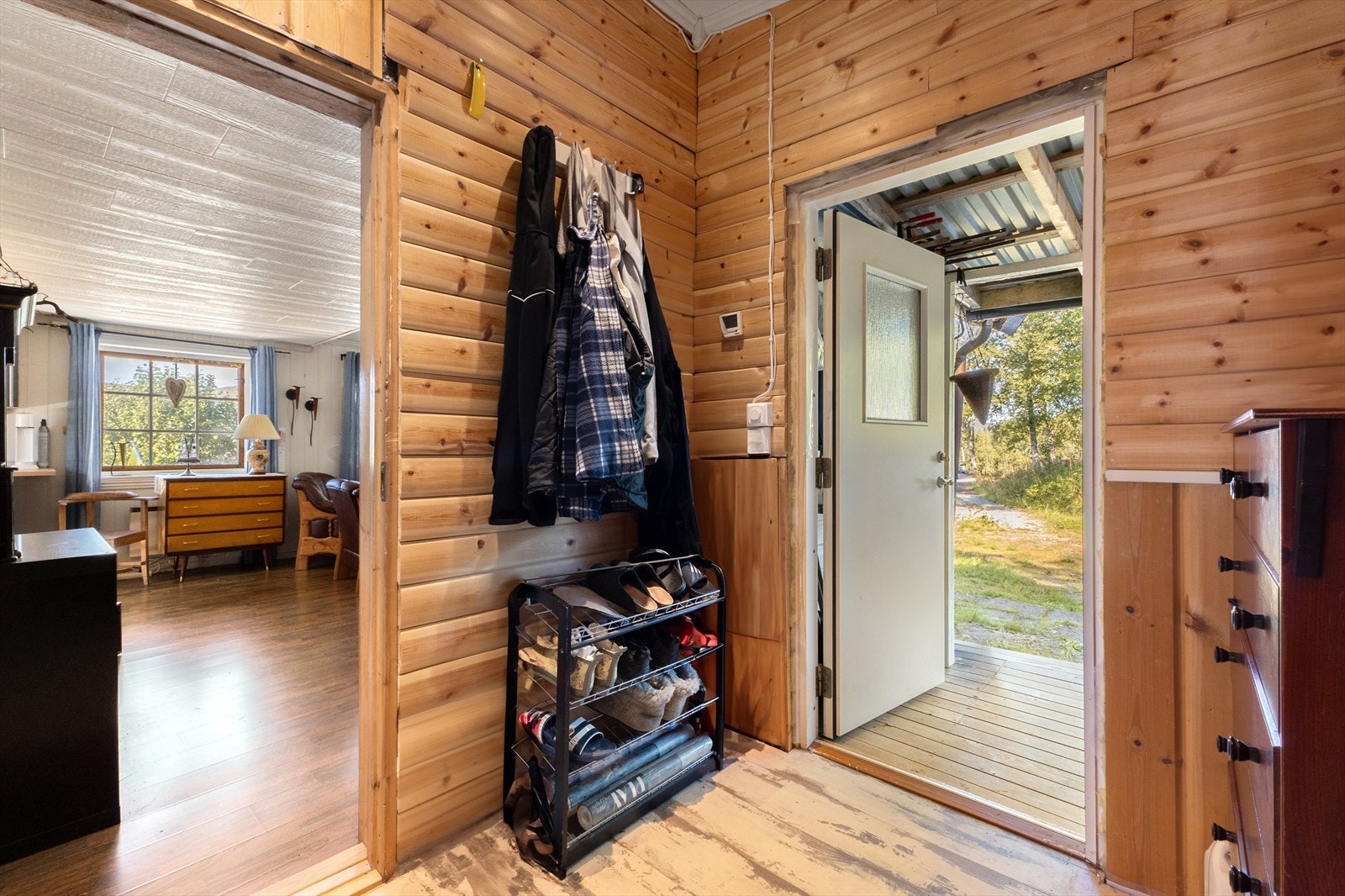 Fra entre mot stue. Galleribilde