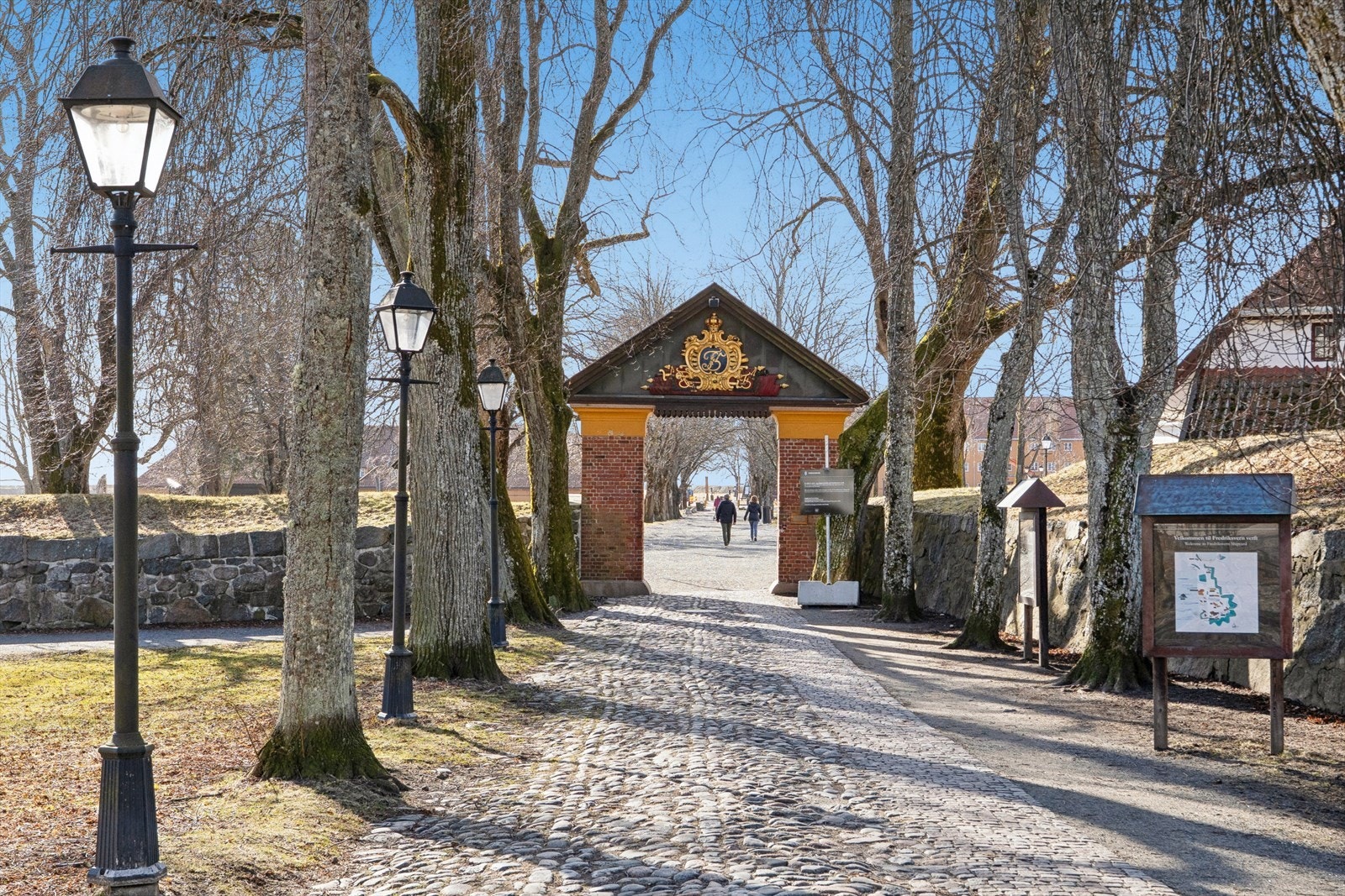 Det historiske Fredriksvern verft, med sine festningsvoller og grøntområder, ligger kun fem minutters gange unna. Galleribilde