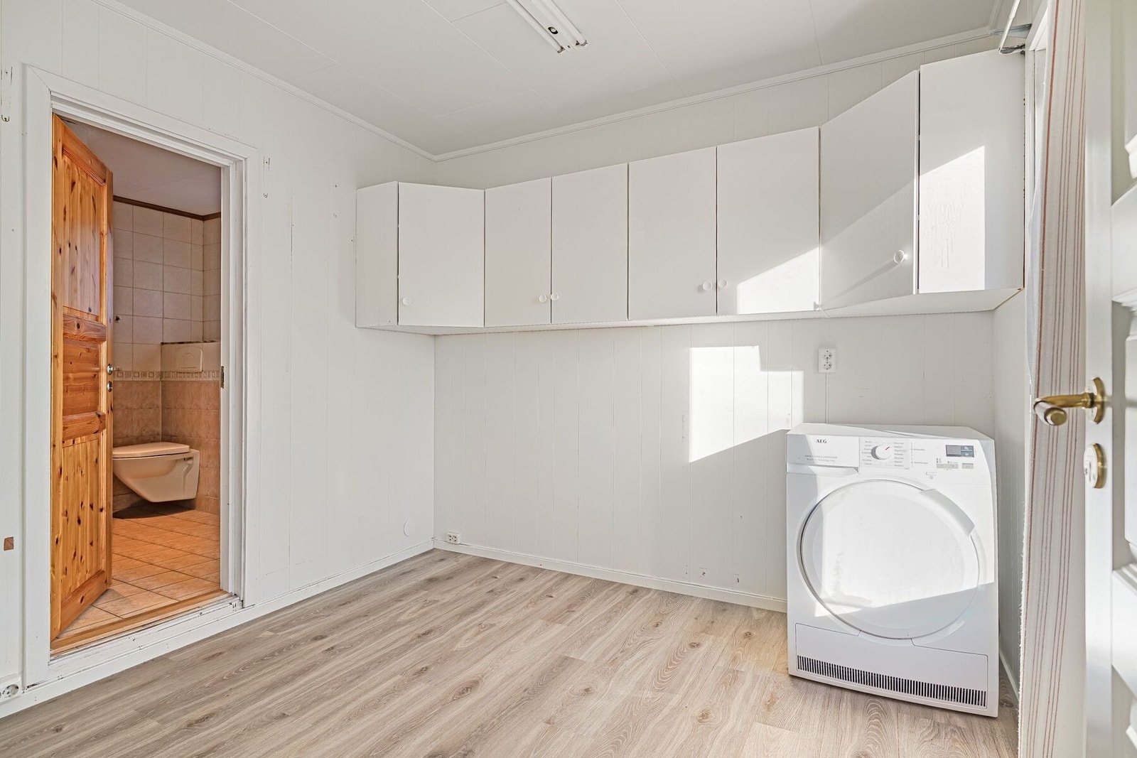 Bod med utgang til det fri Galleribilde